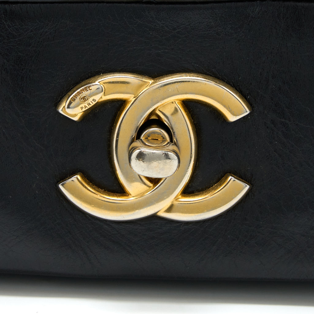 CHANEL QUILTED SEASONAL FLAP BAG BLACK GHW