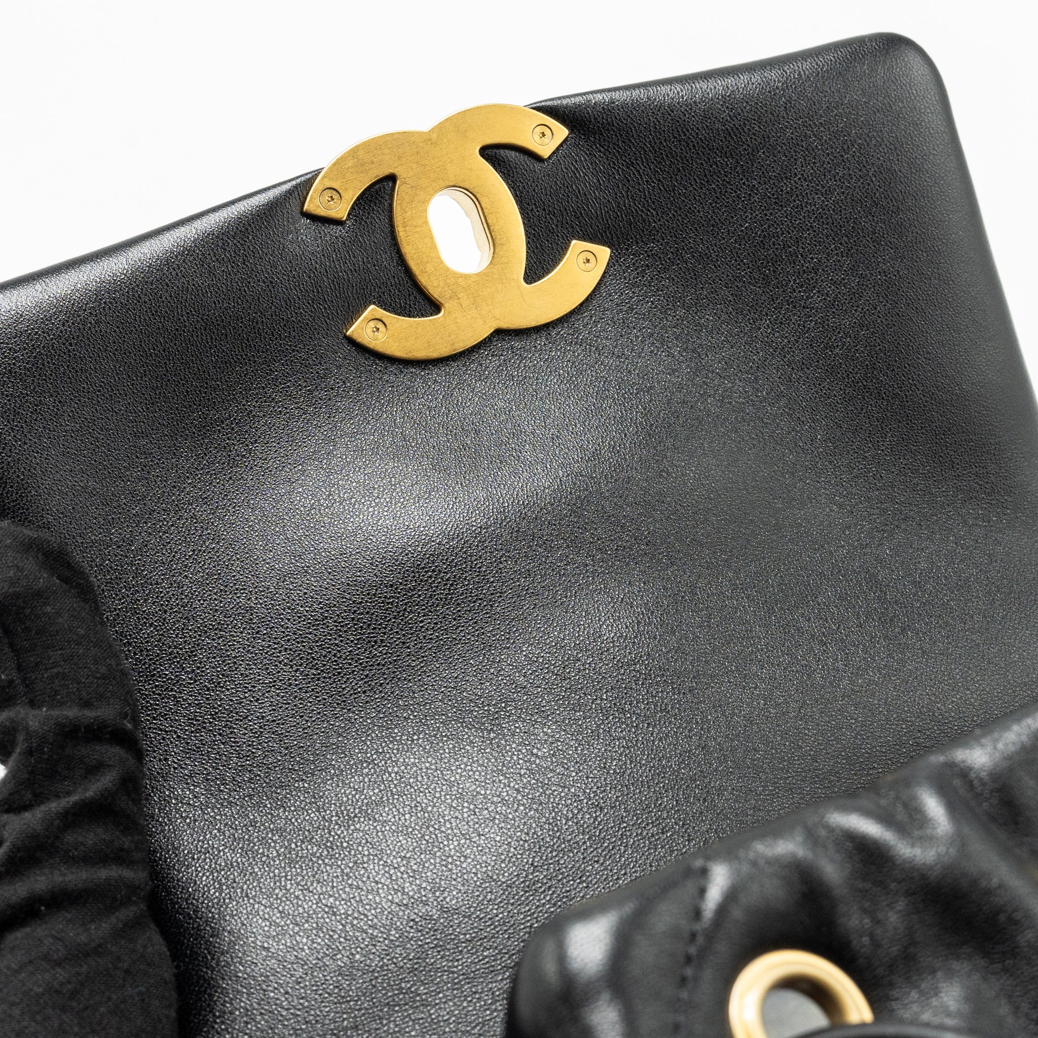 CHANEL 24C 19 BACKPACK SHINY LAMBSKIN BLACK MULTICOLOUR HARDWARE(MICROCHIP)