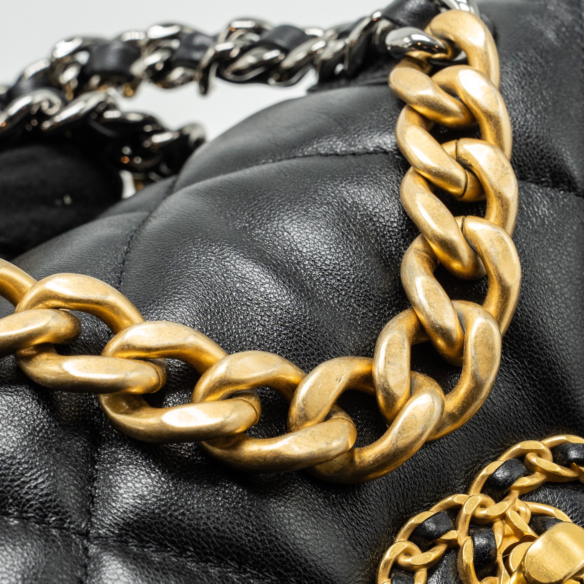 CHANEL 24C 19 BACKPACK SHINY LAMBSKIN BLACK MULTICOLOUR HARDWARE(MICROCHIP)