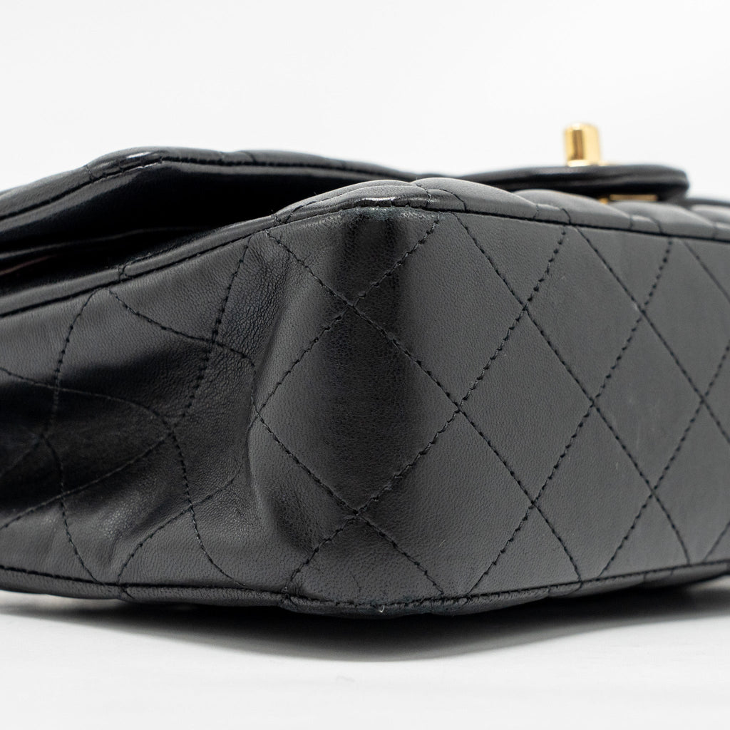 CHANEL MEDIUM CLASSIC DOUBLE FLAP BAG LAMBSKIN BLACK GHW