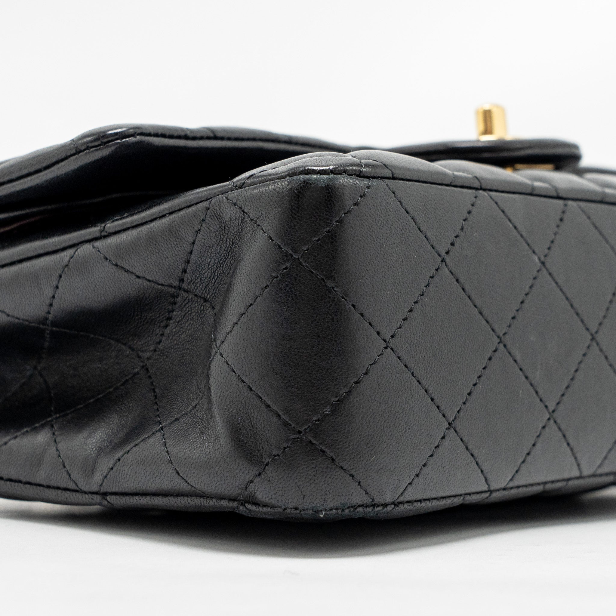 CHANEL MEDIUM CLASSIC DOUBLE FLAP BAG LAMBSKIN BLACK GHW