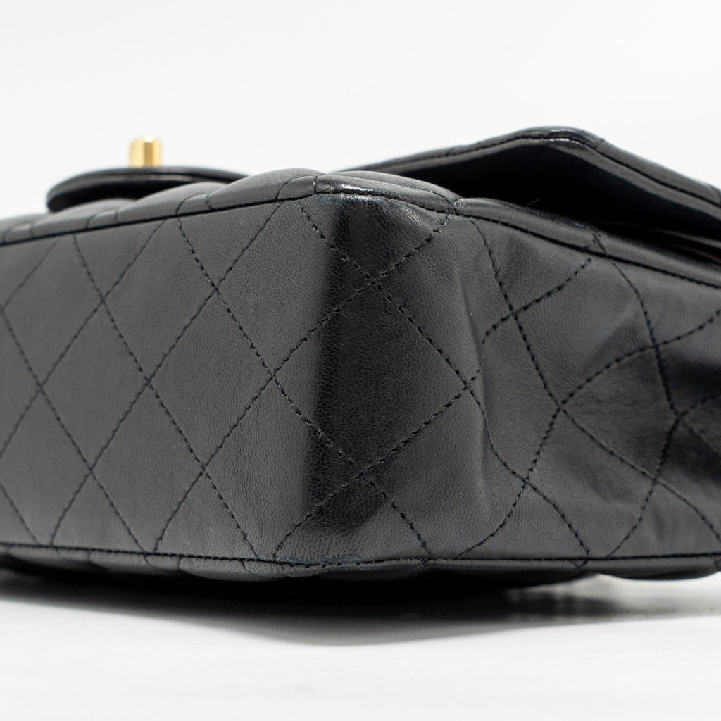 CHANEL MEDIUM CLASSIC DOUBLE FLAP BAG LAMBSKIN BLACK GHW