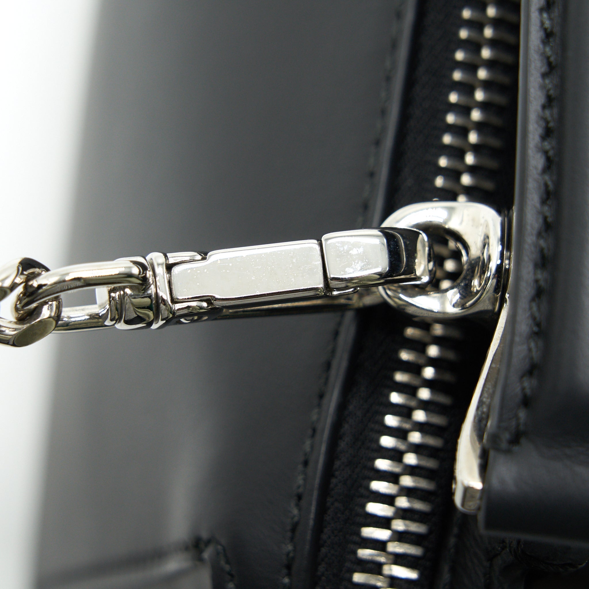 FENDI DOTCOM SHOULDER BAG BLACK WITH STITCH DETAILS