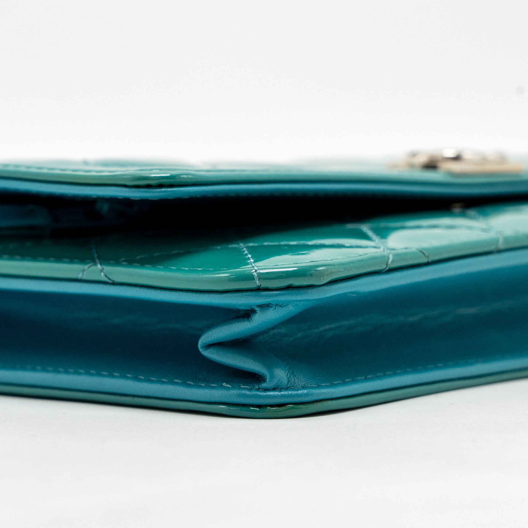 CHANEL BOY WALLET ON CHAIN PATENT GREEN SHW