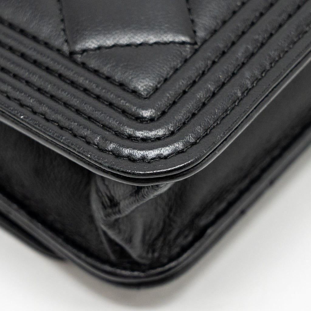 CHANEL BOY WALLET ON CHAIN LAMBSKIN BLACK GHW