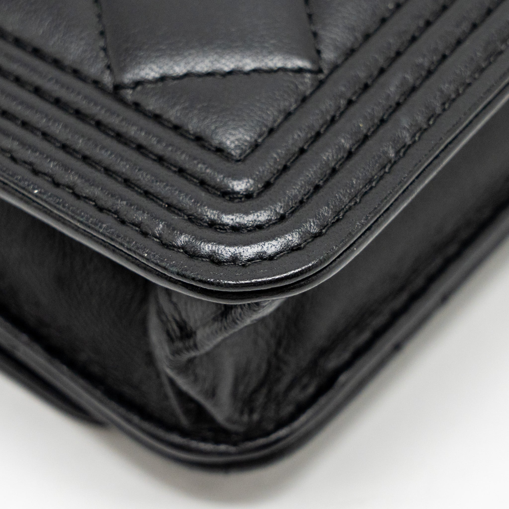 CHANEL BOY WALLET ON CHAIN LAMBSKIN BLACK GHW