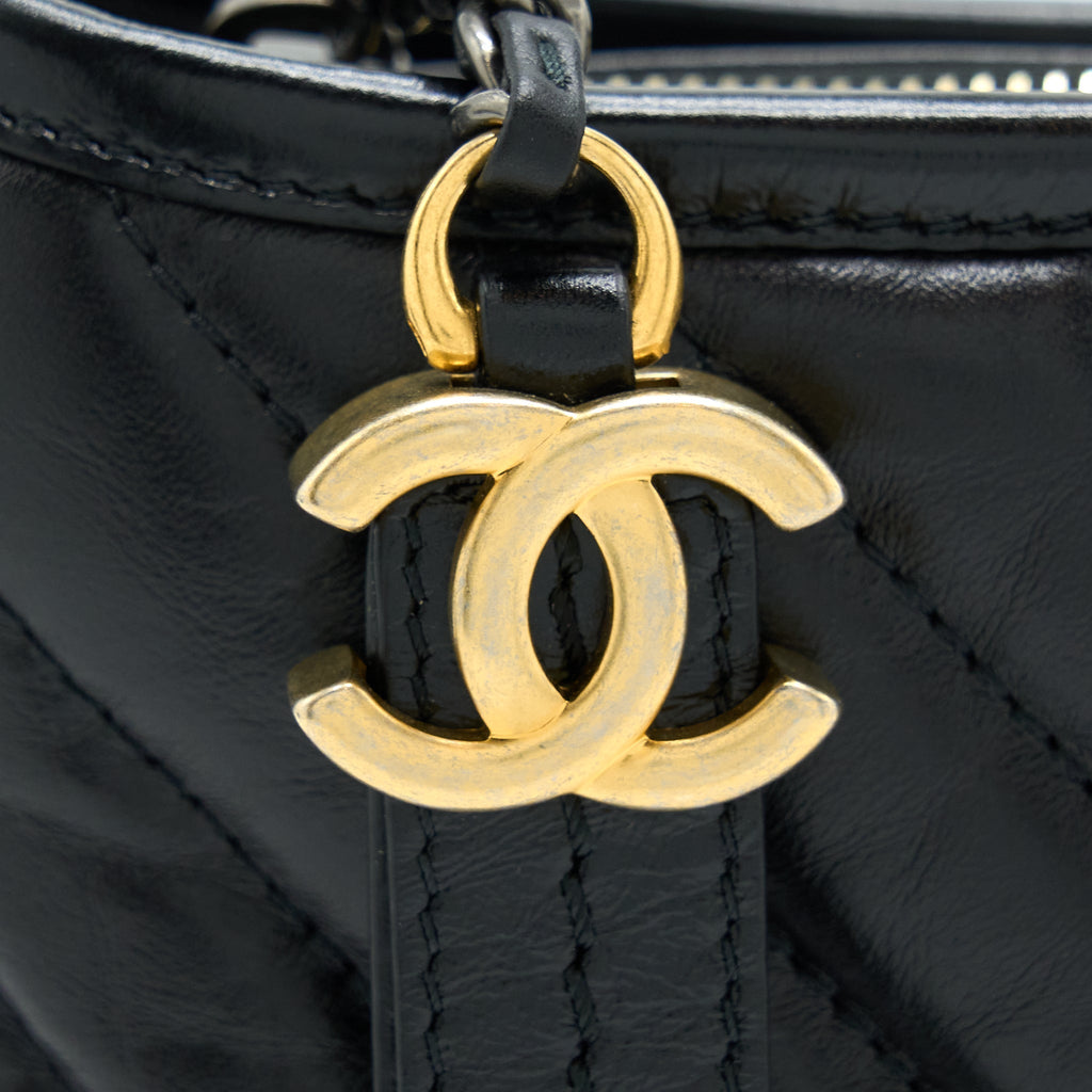 CHANEL CHEVRON SMALL GABRIELLE HOBO BAG BLACK MULTICOLOUR HARDWARE