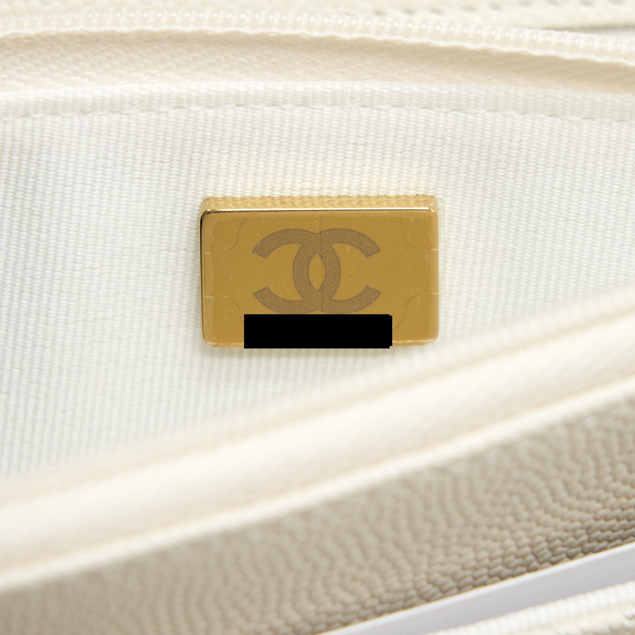 CHANEL CLASSIC WALLET ON CHAIN CAVIAR WHITE LGHW (MICROCHIP)