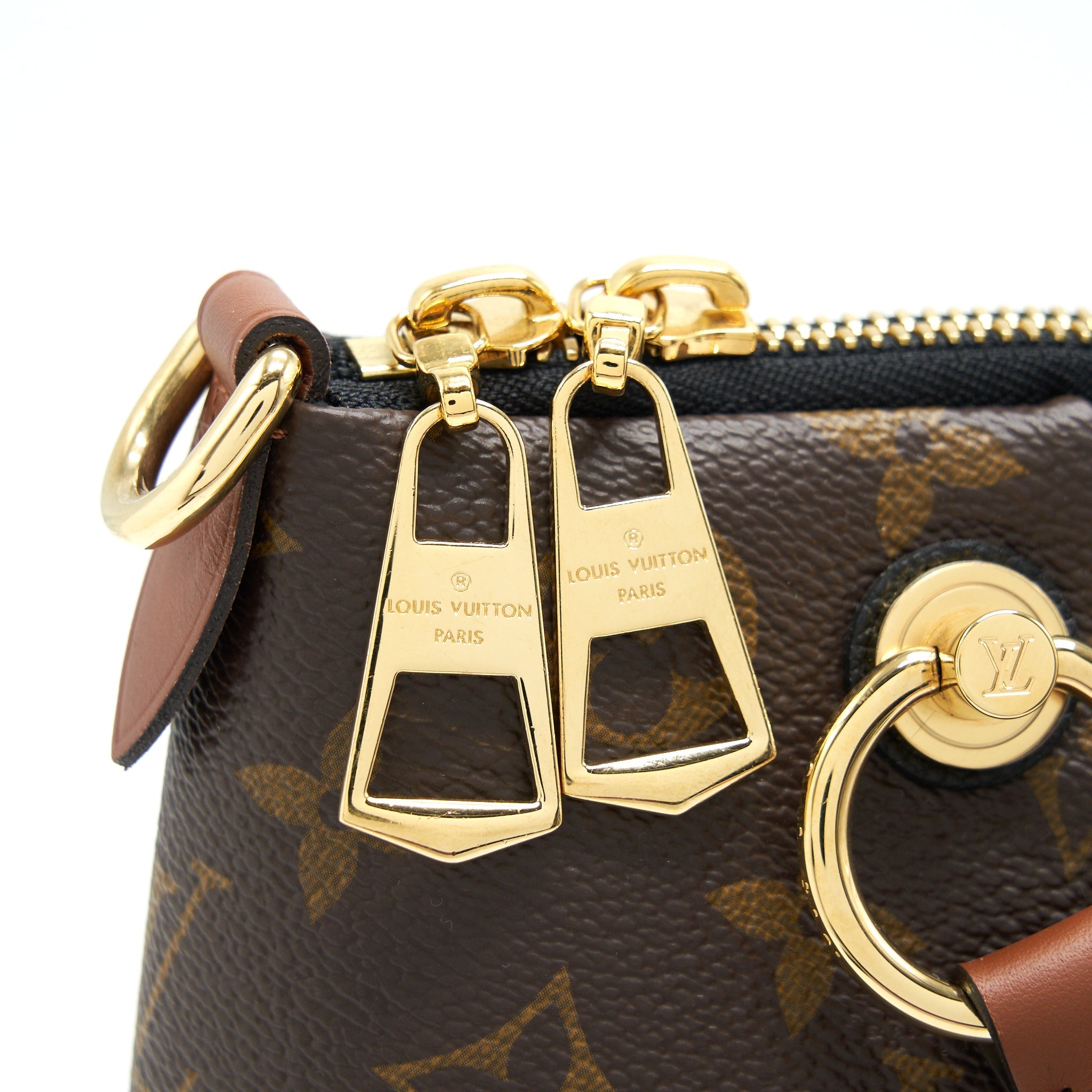 LOUIS VUITTON V TOTE BAG MEDIUM BLACK GHW
