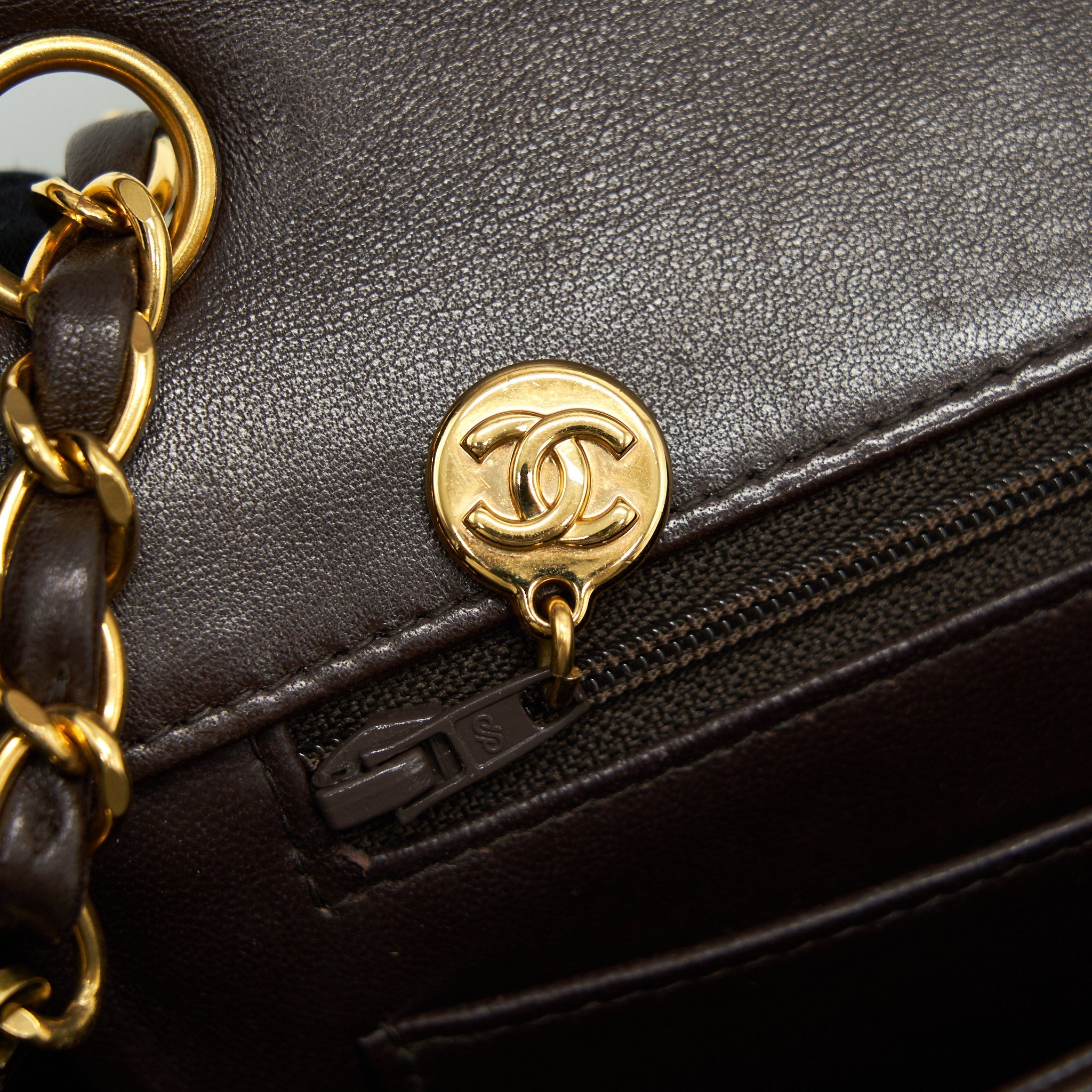 CHANEL MEDIUM FLAP BAG CHOCOLATE GHW