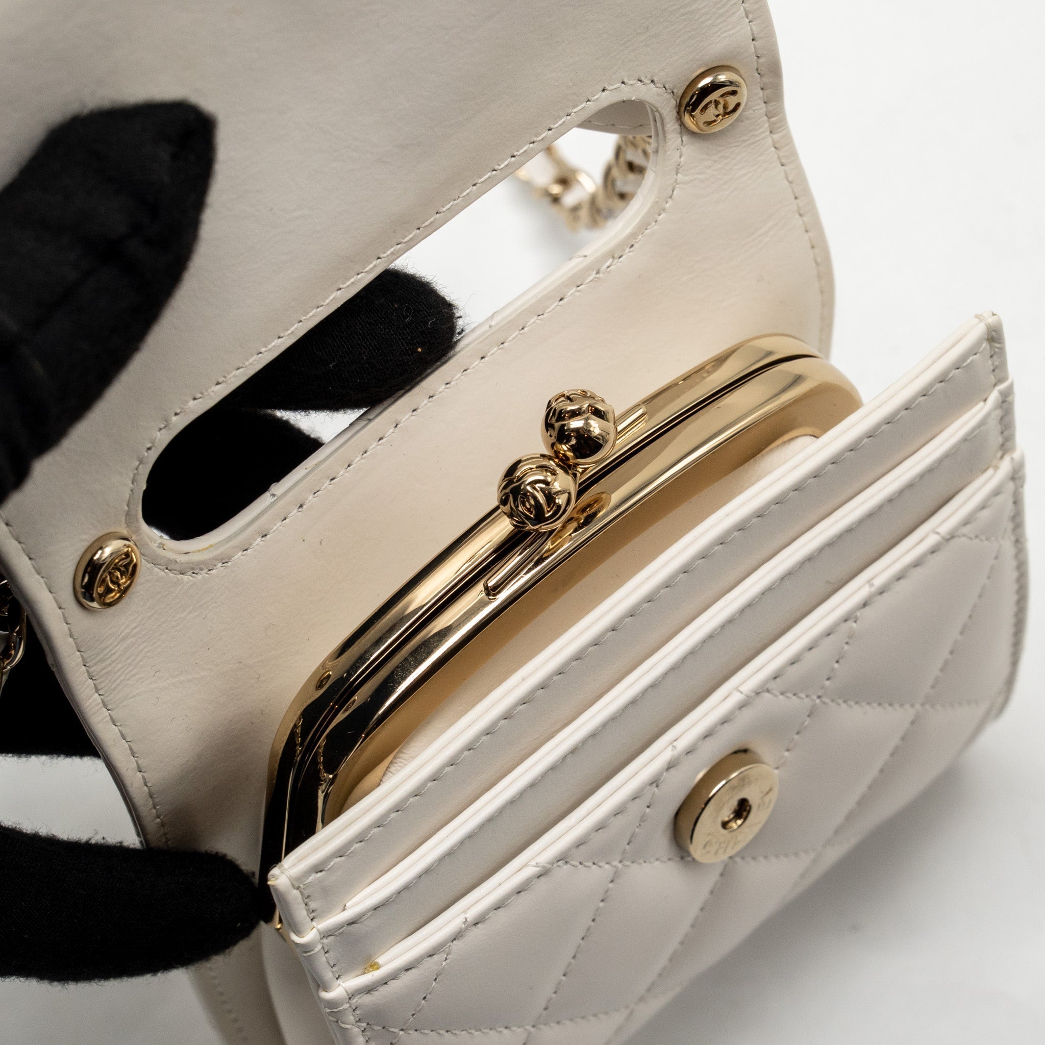 CHANEL TOP HANDLE FLAP KISS LOCK MINI CLUTCH WITH CHAIN LAMBSKIN WHITE LGHW (MICROCHIP)