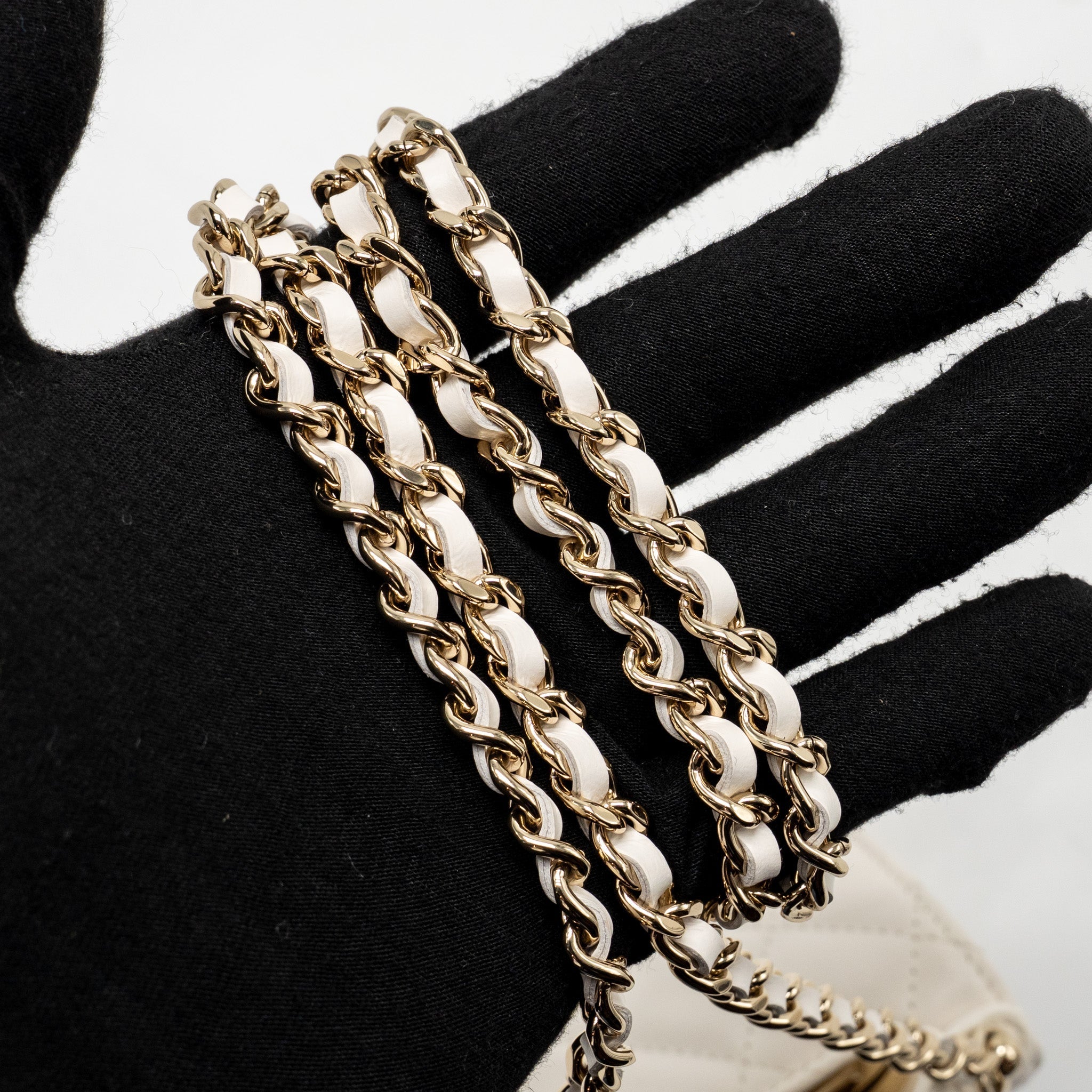 CHANEL TOP HANDLE FLAP KISS LOCK MINI CLUTCH WITH CHAIN LAMBSKIN WHITE LGHW (MICROCHIP)