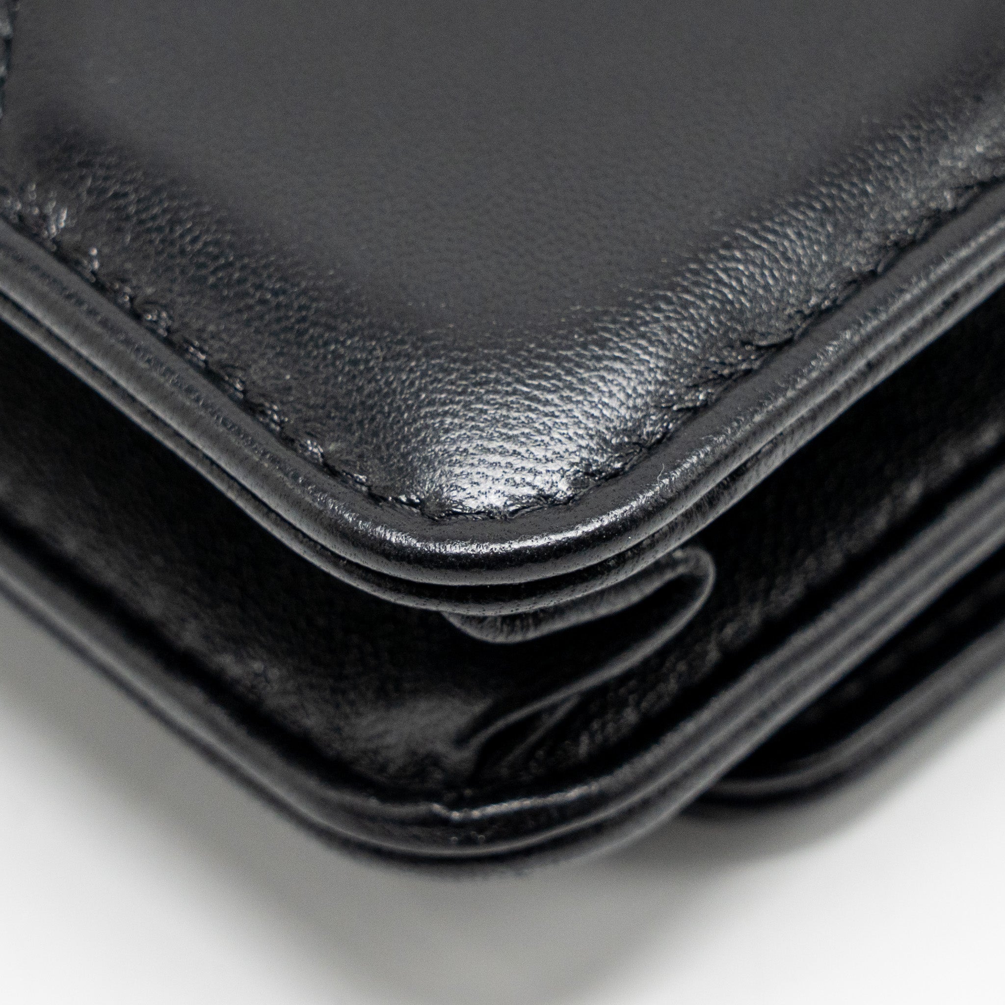 CHANEL 19 WALLET ON CHAIN LAMBSKIN BLACK MULTICOLOUR HARDWARE