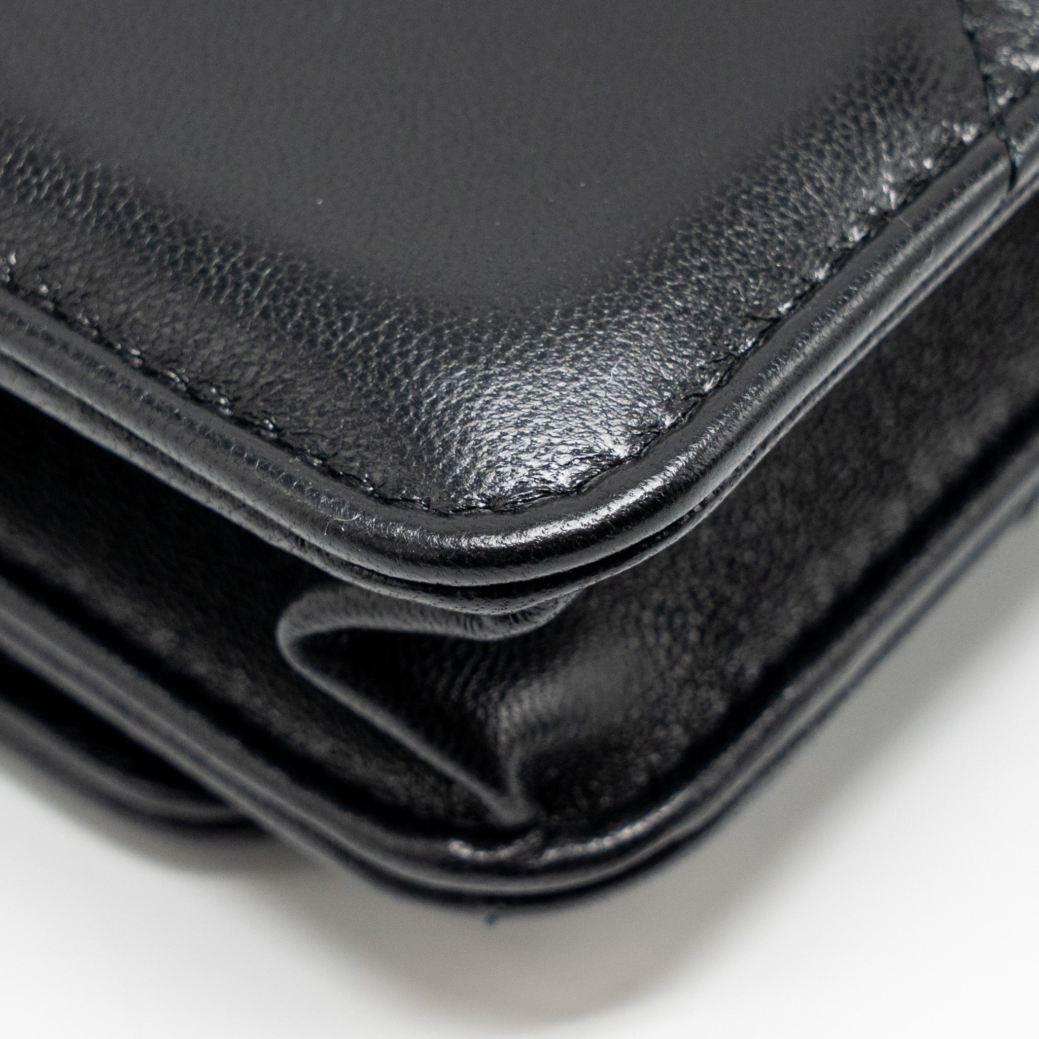 CHANEL 19 WALLET ON CHAIN LAMBSKIN BLACK MULTICOLOUR HARDWARE