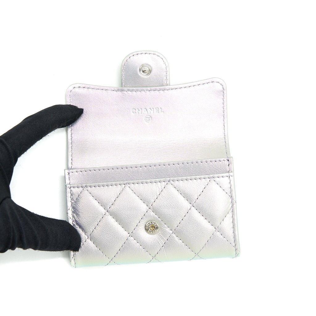 CHANEL 21K IRIDESCENT GREY FLAP CARD HOLDER