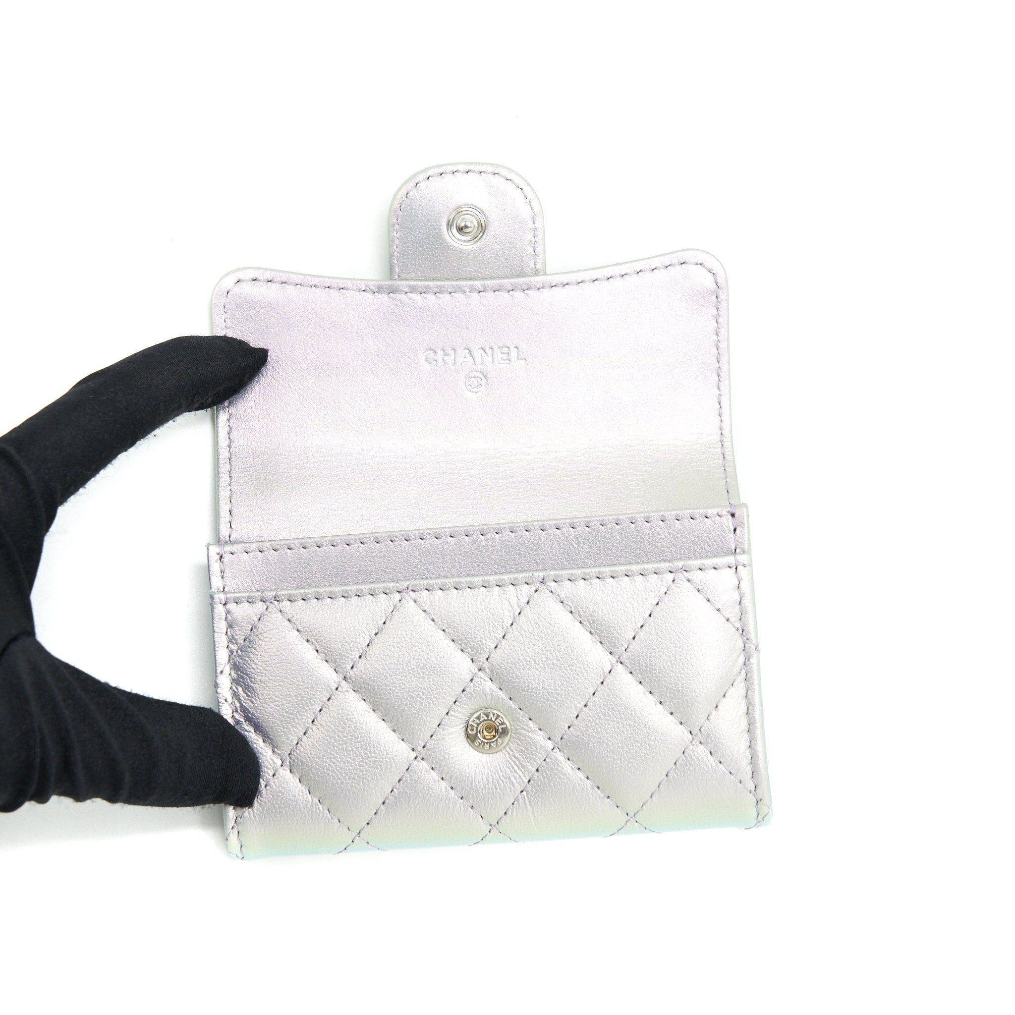 CHANEL 21K IRIDESCENT GREY FLAP CARD HOLDER