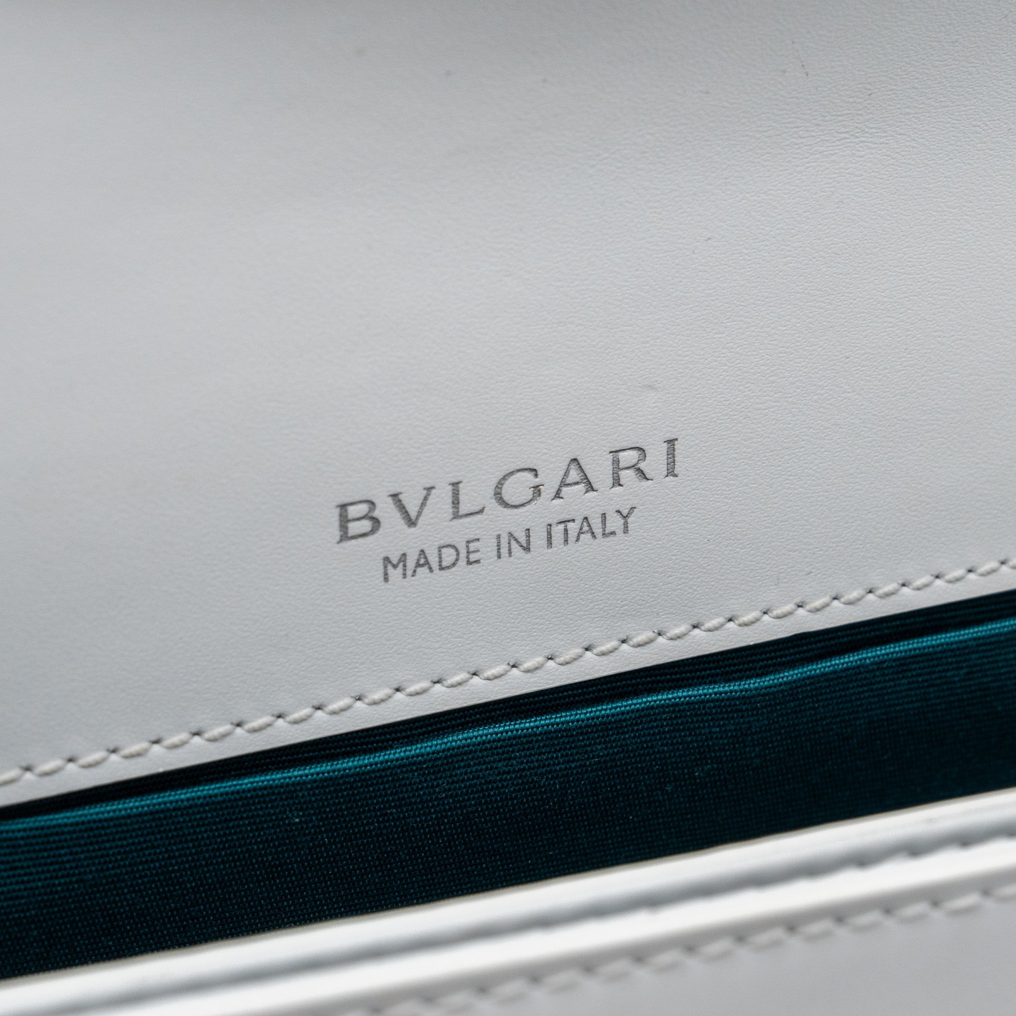 BVLGARI SERPENTI FOREVER EAST-WEST SHOULDER BAG CALFSKIN WHITE SHW
