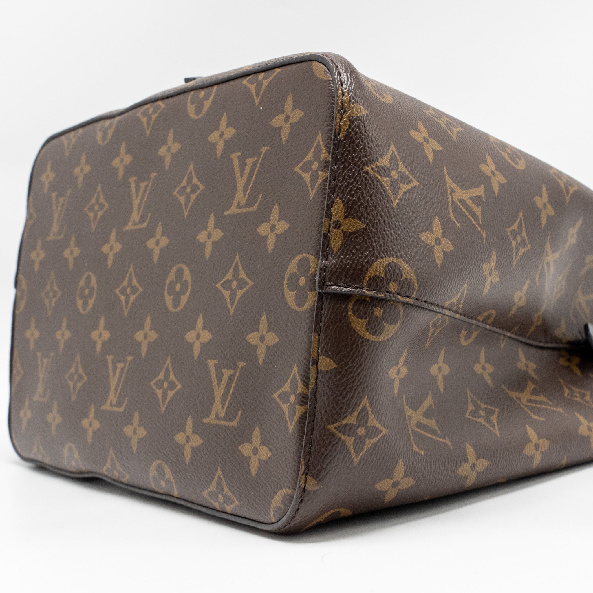 LOUIS VUITTON NEO NOE MONOGRAM CANVAS BLACK GHW