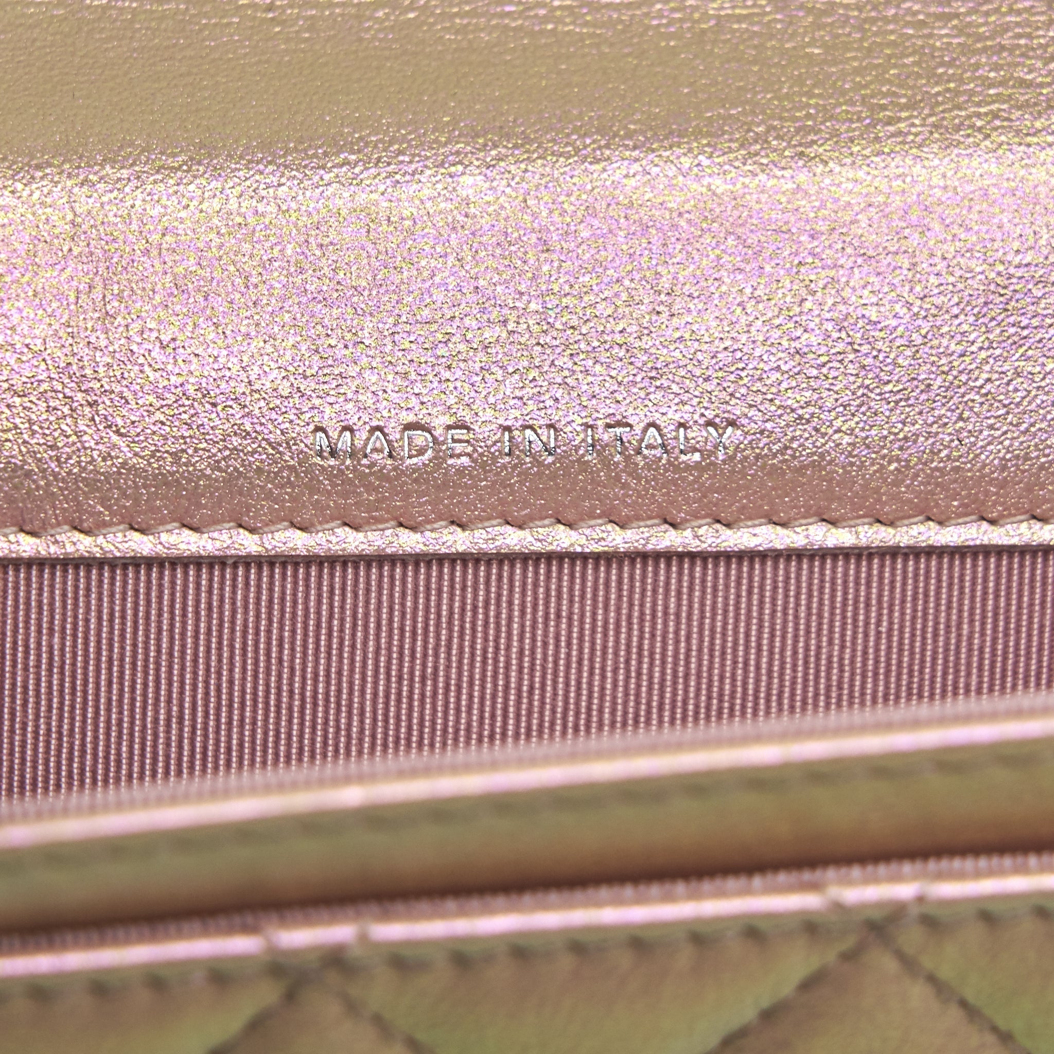 CHANEL 21K IRIDESCENT PINK FLAP CARD HOLDER