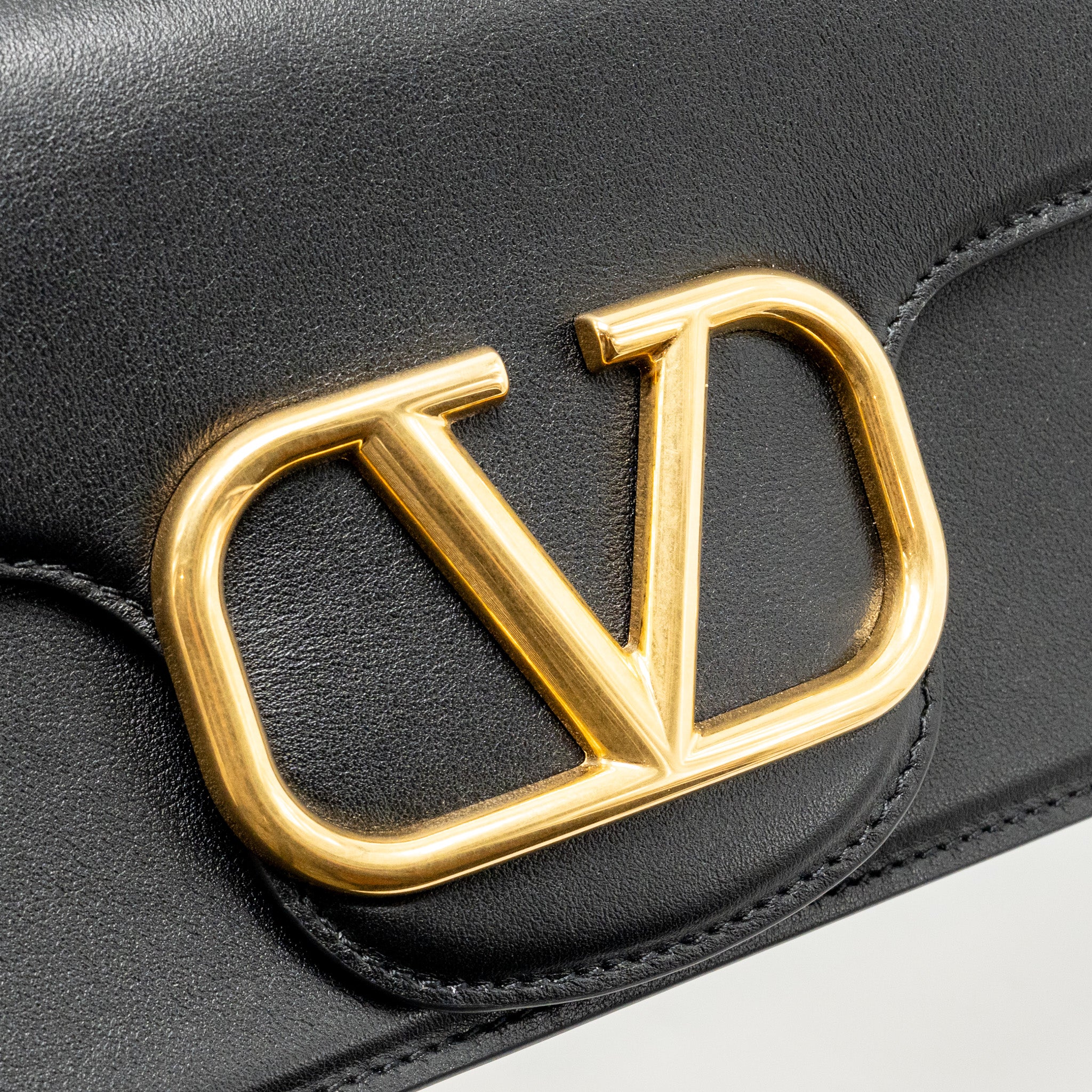 VALENTINO SMALL V LOGO CROSSBODY BAG CALFSKIN BLACK GHW