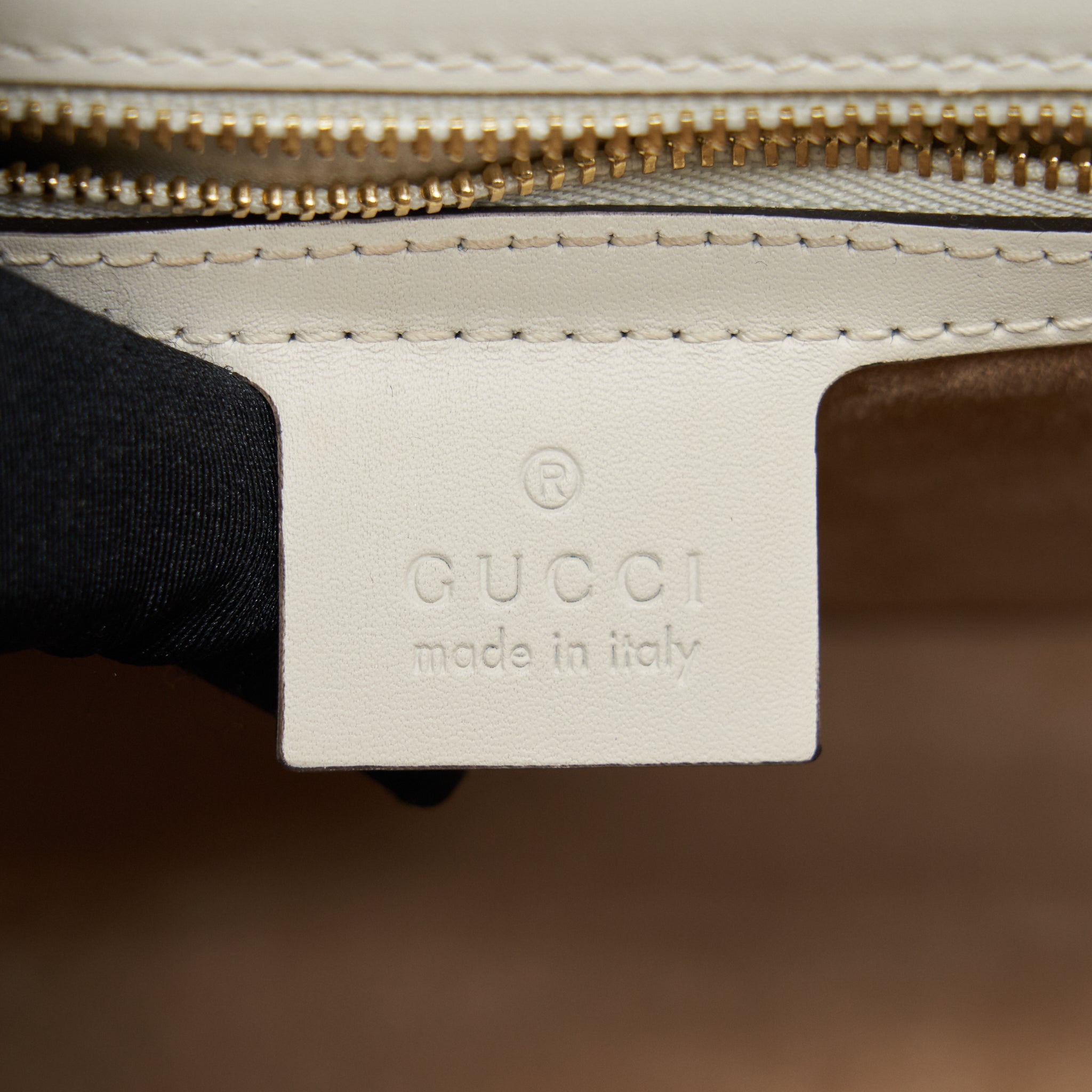 GUCCI SMALL SYLVIE BAG WHITE