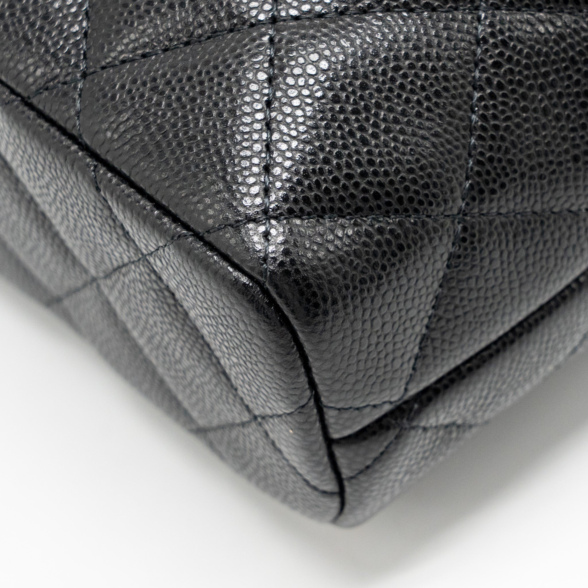 CHANEL QUILTED HOBO BAG WITH CHAIN CAVIAR BLACK LGHW (MICROCHIP)
