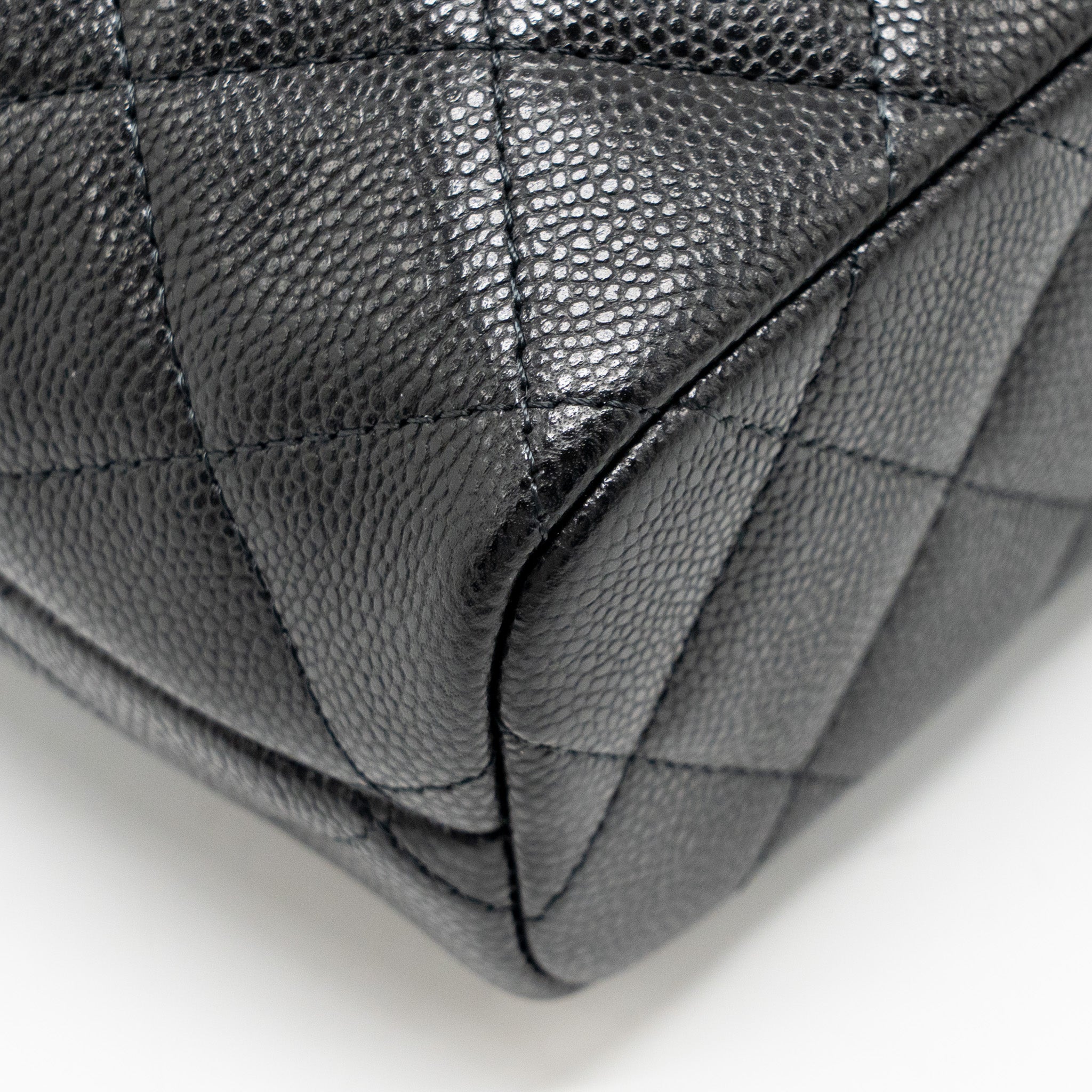 CHANEL QUILTED HOBO BAG WITH CHAIN CAVIAR BLACK LGHW (MICROCHIP)