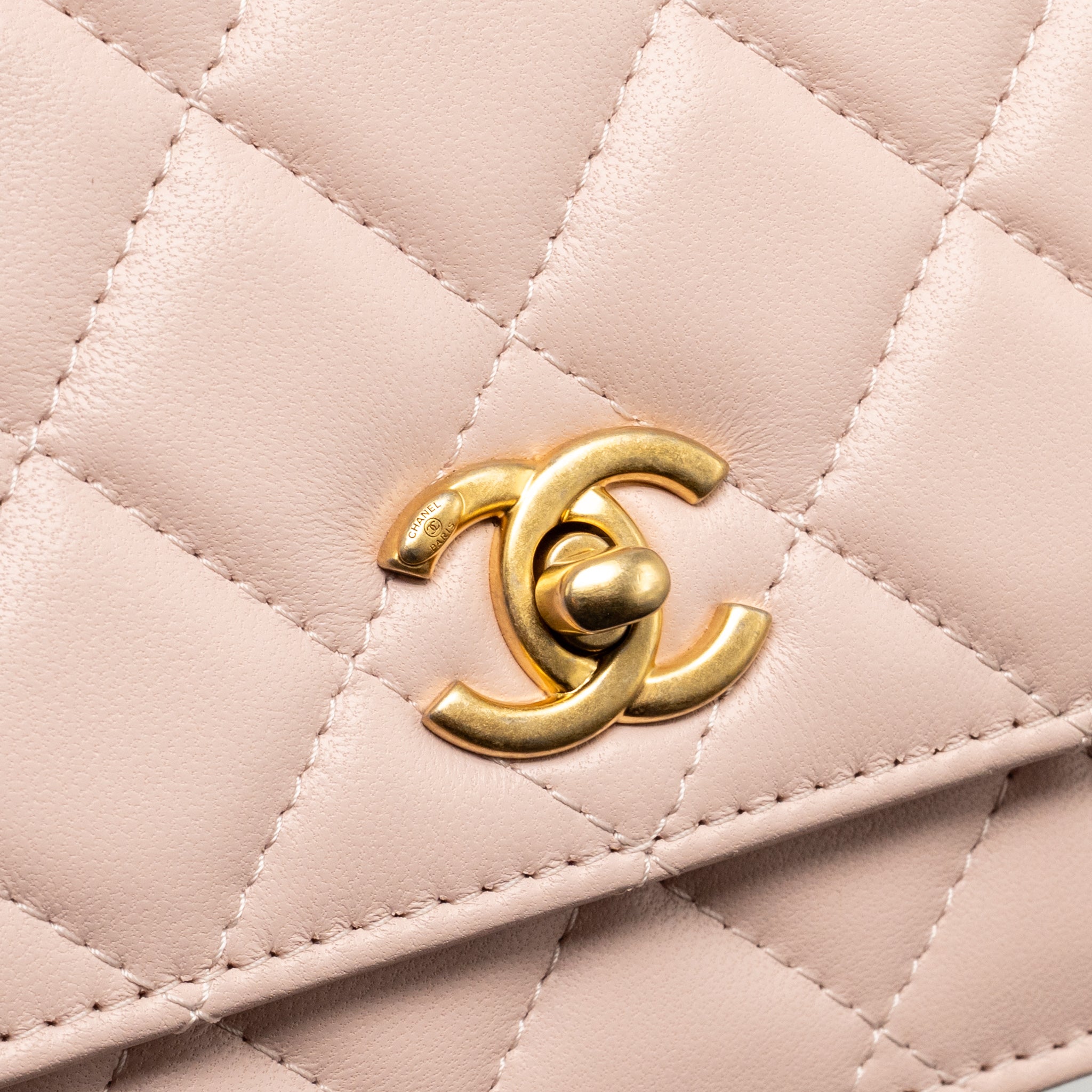 CHANEL PEARL CRUSH WALLET ON CHAIN LAMBSKIN LIGHT PINK GHW (MICROCHIP)