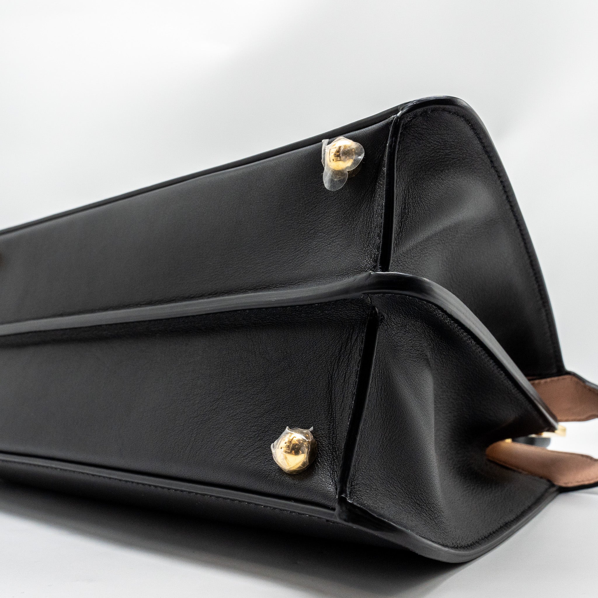 FENDI ISEEU MEDIUM PEEKABOO CALFSKIN BLACK/LIGHT PINK GHW