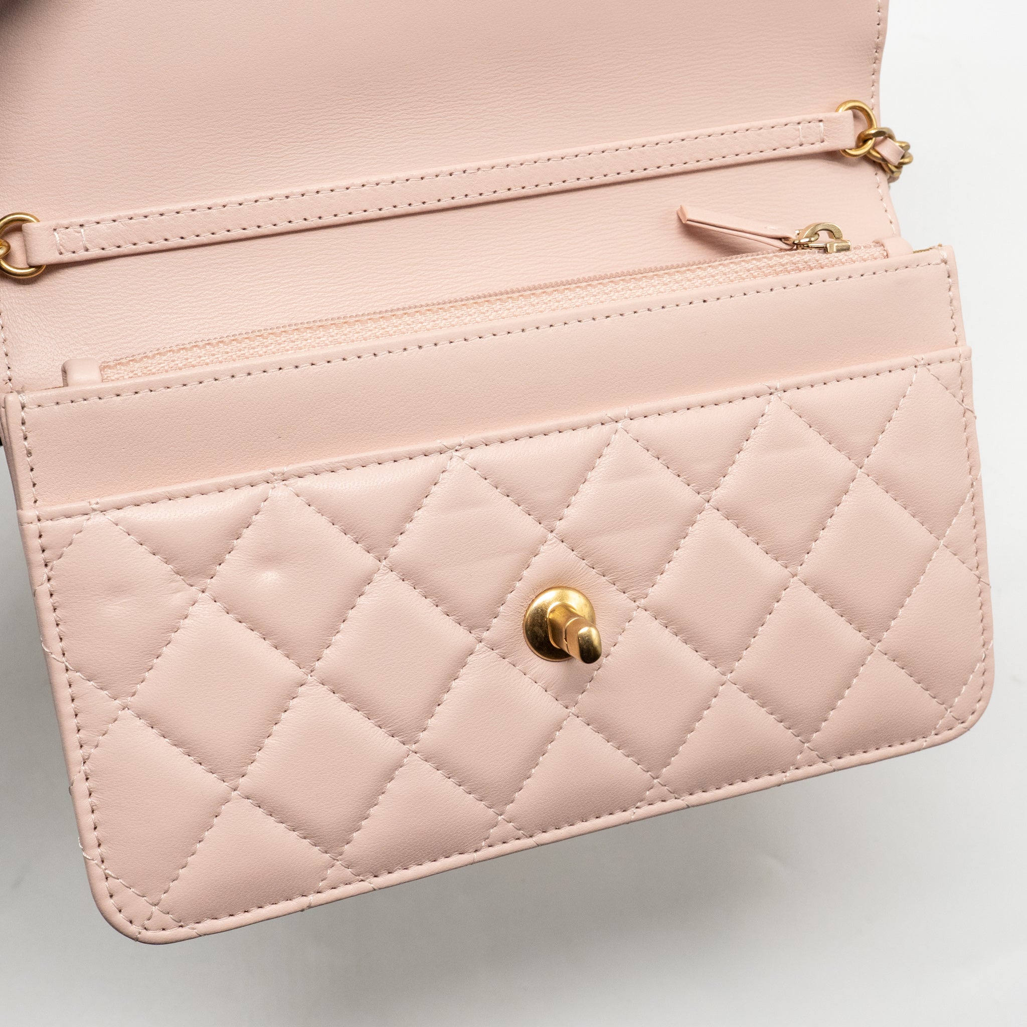 CHANEL PEARL CRUSH WALLET ON CHAIN LAMBSKIN LIGHT PINK GHW (MICROCHIP)