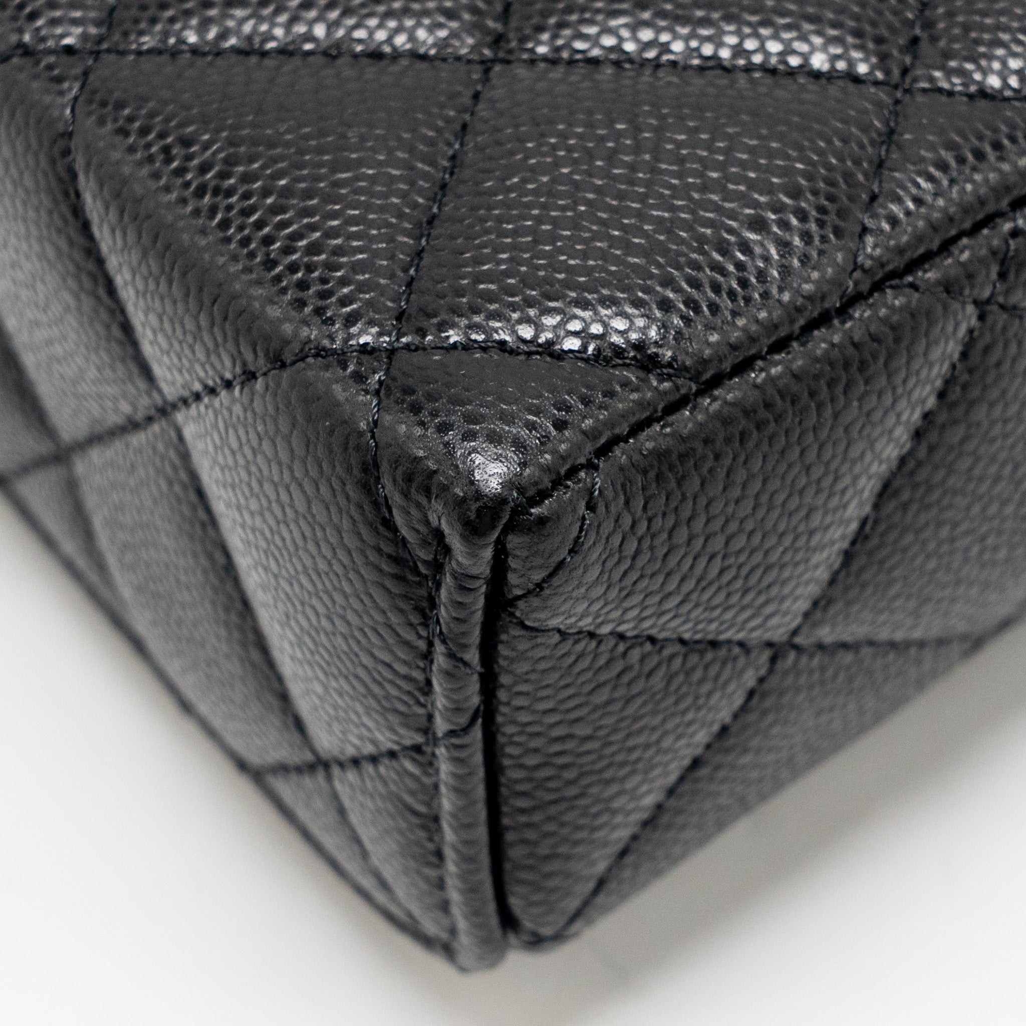 CHANEL 25P CC TOP HANDLE VANITY WITH CHAIN CAVIAR BLACK LGHW (MICROCHIP)