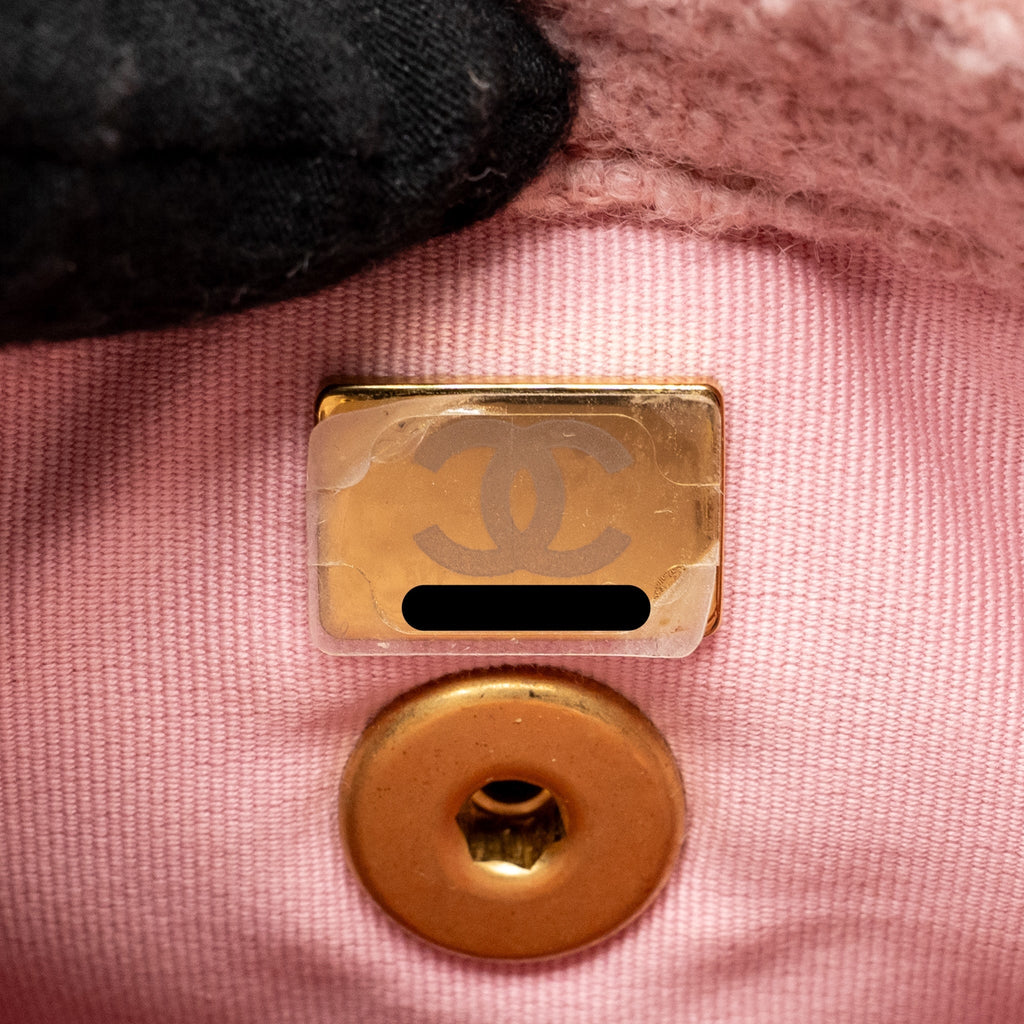 CHANEL 22K COZY COCO ROUND FLAP BAG TWEED/SHEARLING PINK GHW (MICROCHIP)