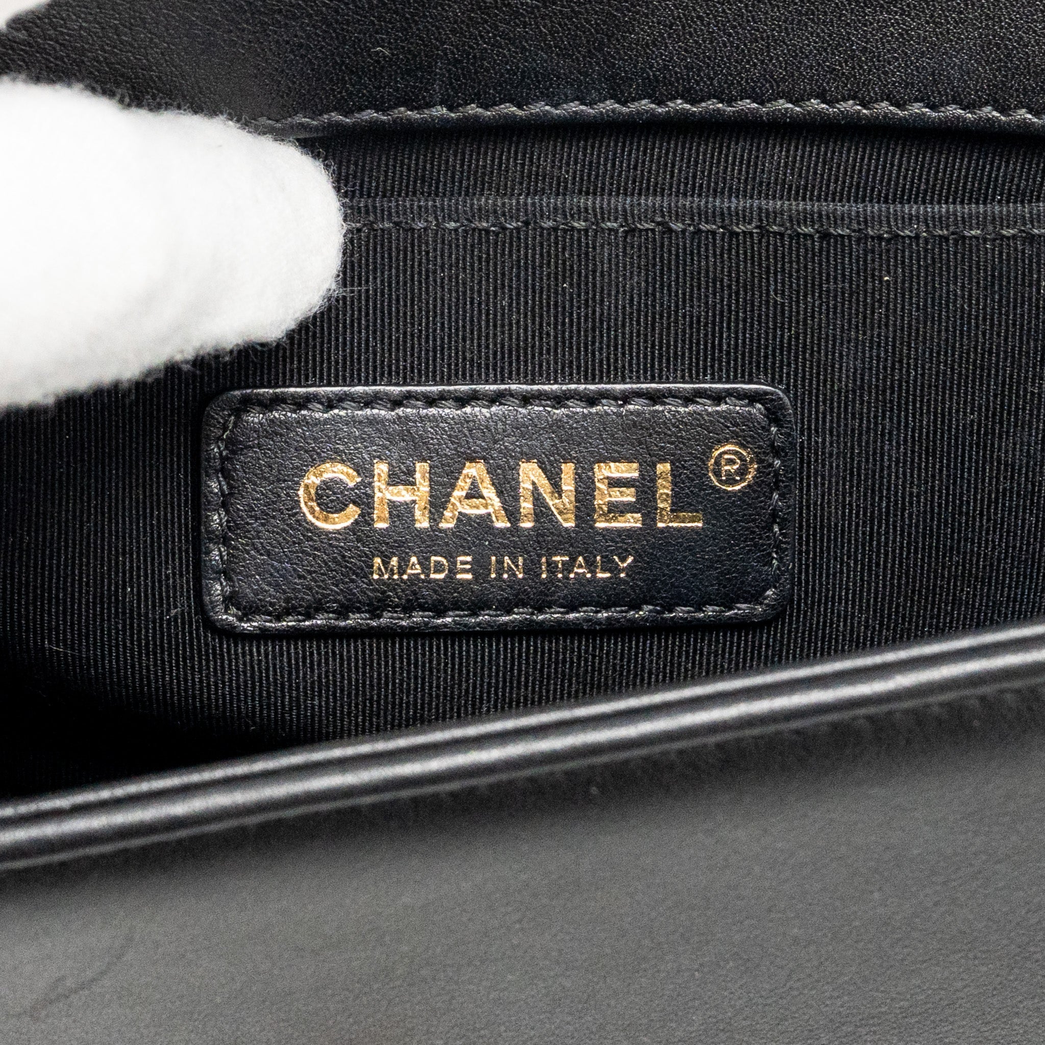 CHANEL SMALL BOY BAG CALFSKIN BLACK GHW
