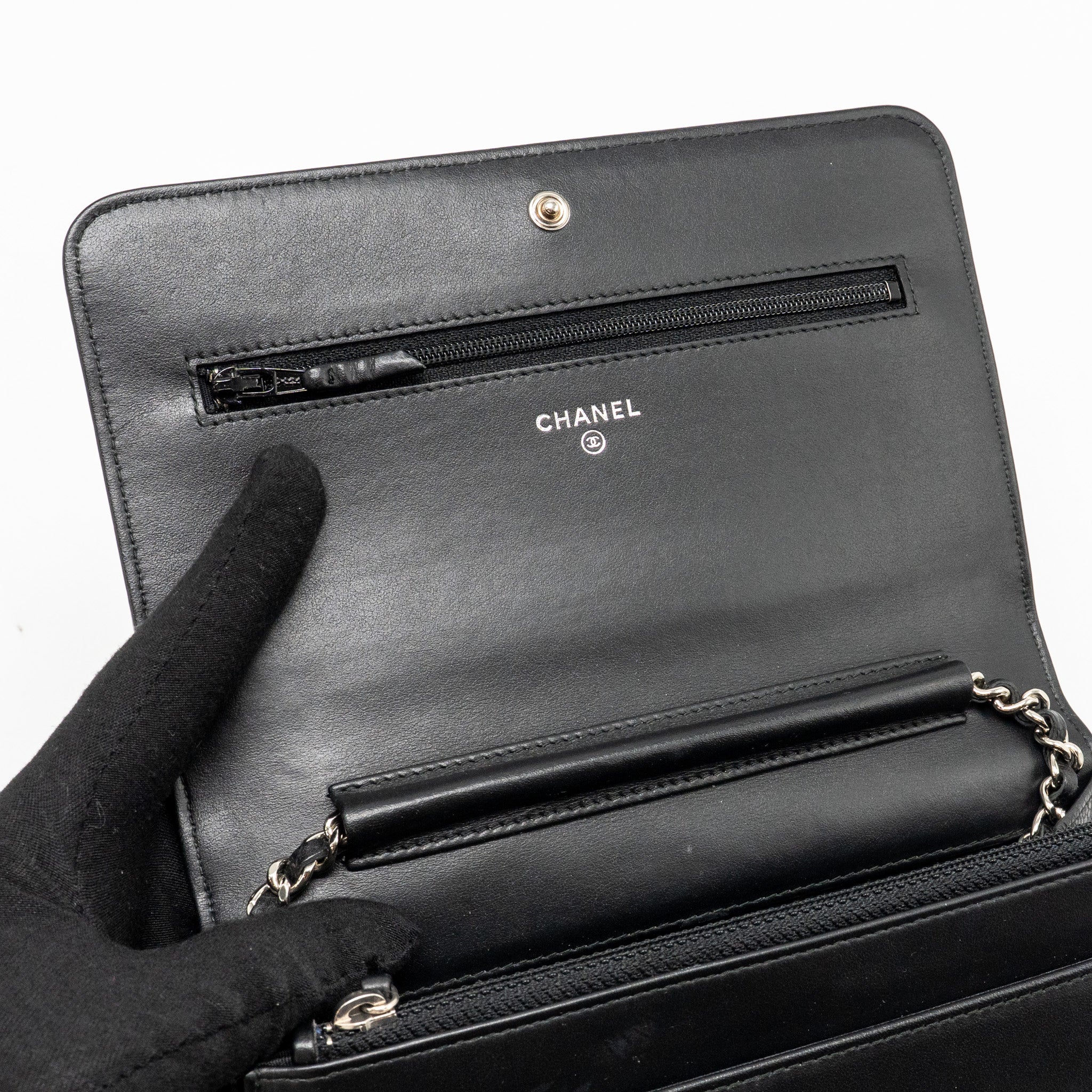 CHANEL QUILTED DIAMOND CC LOGO WALLET ON CHAIN CAVIAR BLACK SHW
