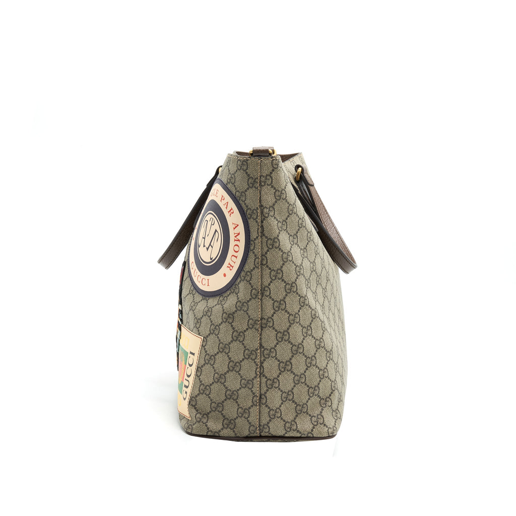 GUCCI SUPREME CANVAS TOTE BAG WITH STICKER