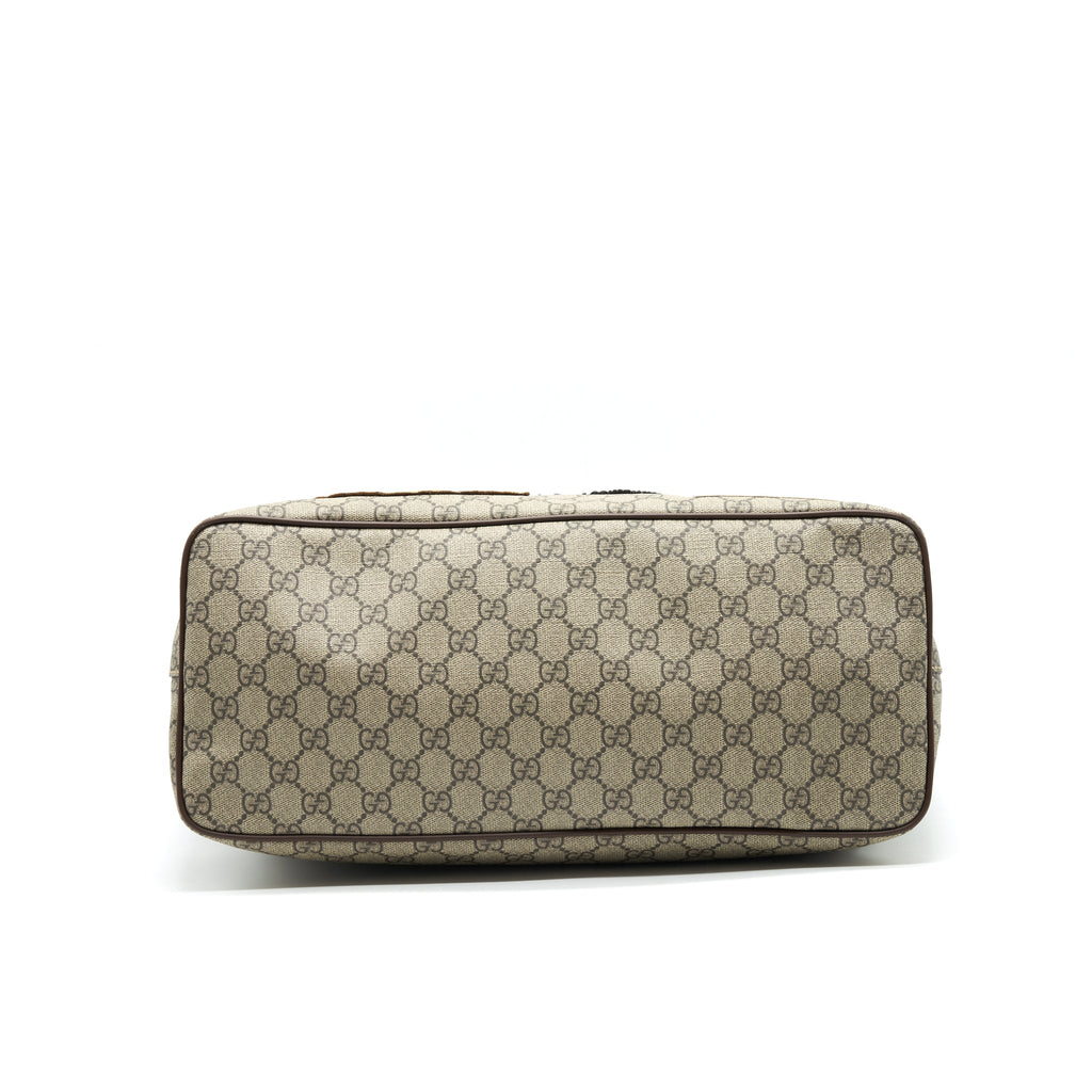 GUCCI SUPREME CANVAS TOTE BAG WITH STICKER