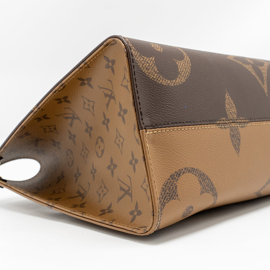 LOUIS VUITTON ONTHEGO MM MONOGRAM CANVAS GHW