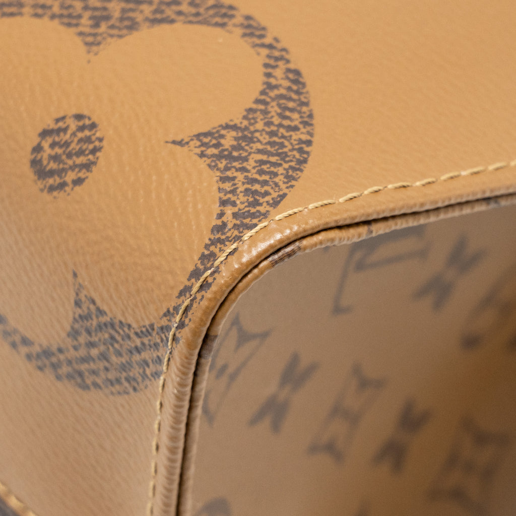 LOUIS VUITTON ONTHEGO MM MONOGRAM CANVAS GHW