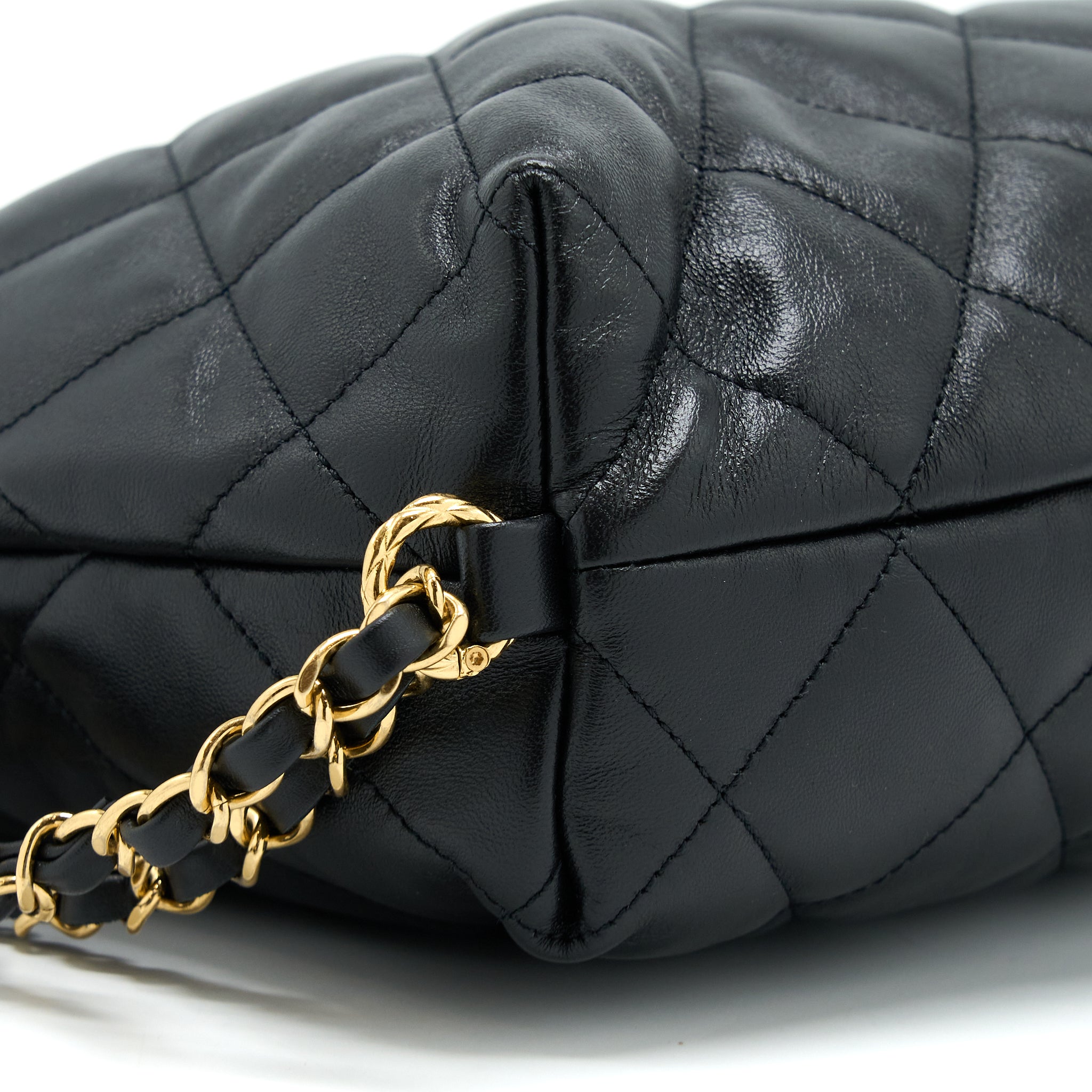CHANEL 22B HOBO BAG LAMBSKIN BLACK GHW(MICROCHIP)