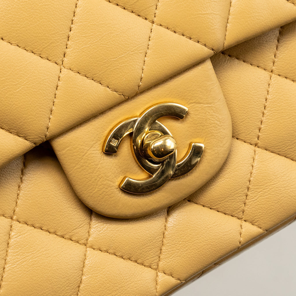 CHANEL MEDIUM CLASSIC DOUBLE FLAP BAG LAMBSKIN BEIGE GHW