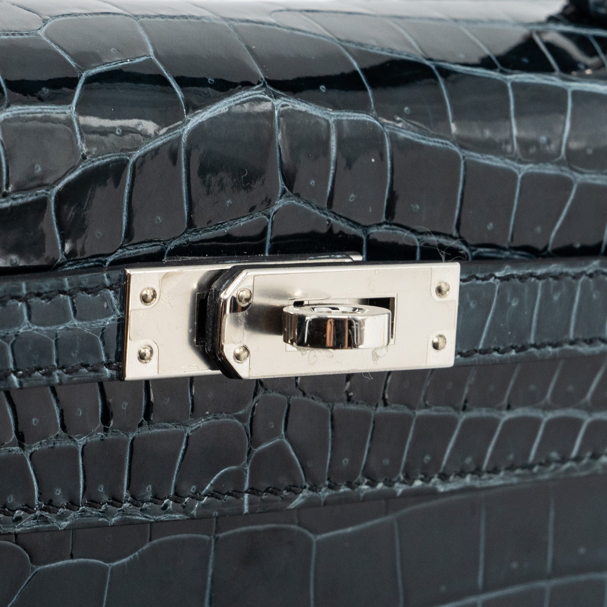 HERMES KELLY 25 SHINY CROCODILE POROUS V0 VERT ROUSSEAU SHW