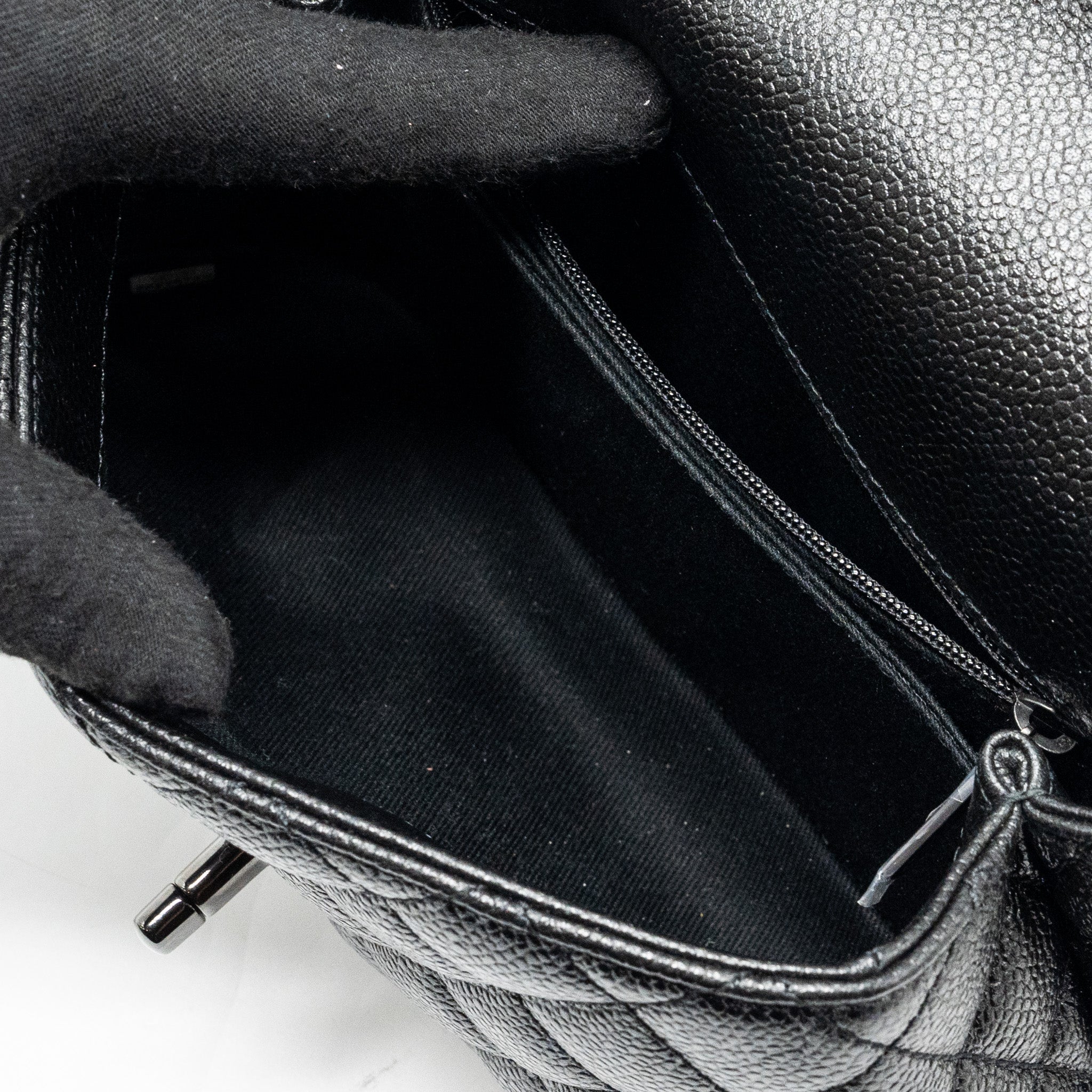CHANEL SMALL COCO HANDLE CAVIAR SO BLACK / BLACK HARDWARE