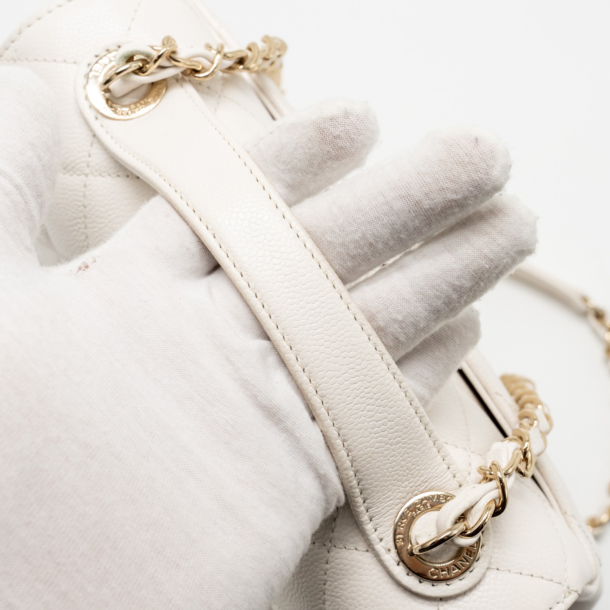 CHANEL MEDIUM BUSINESS AFFINITY CAVIAR WHITE LGHW