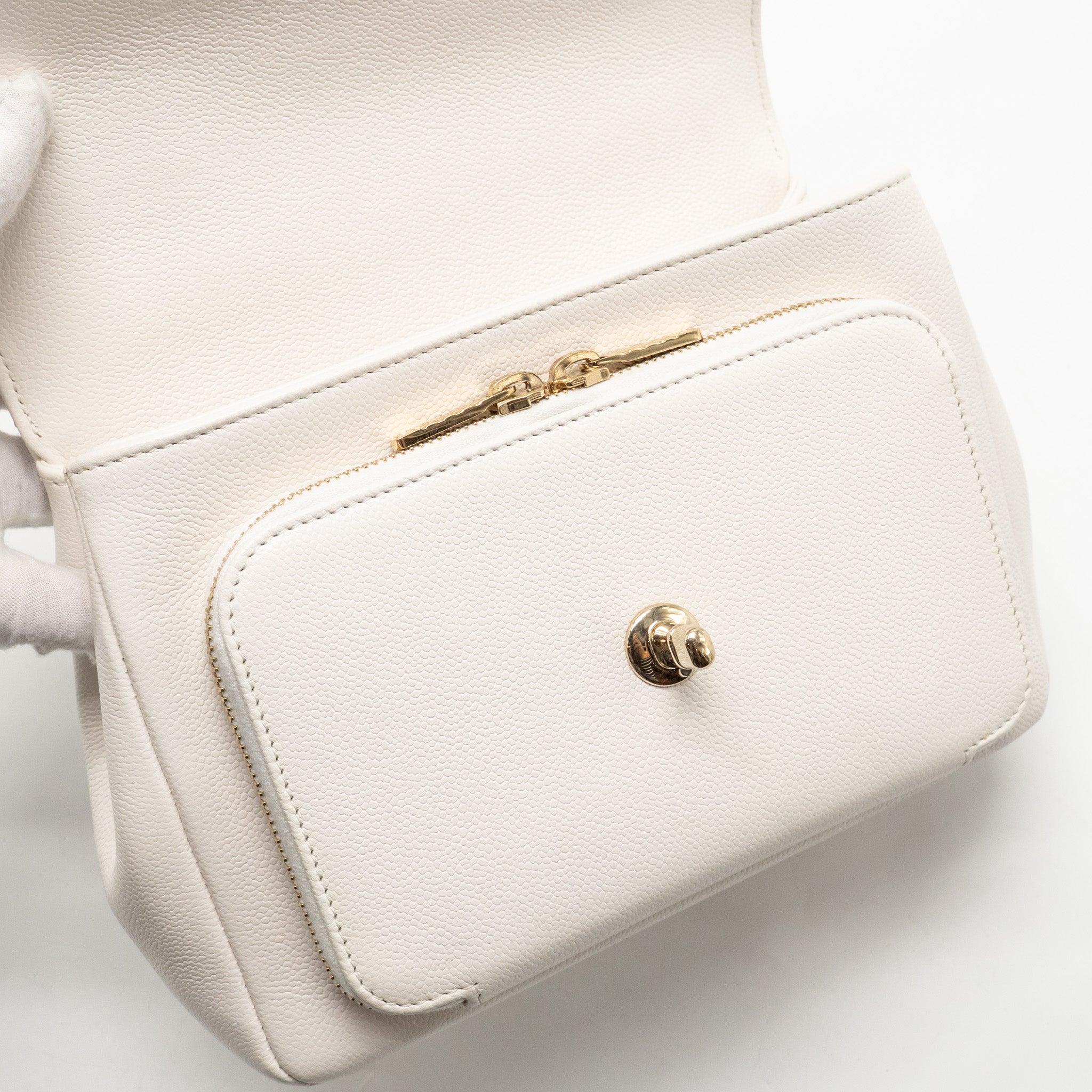CHANEL MEDIUM BUSINESS AFFINITY CAVIAR WHITE LGHW