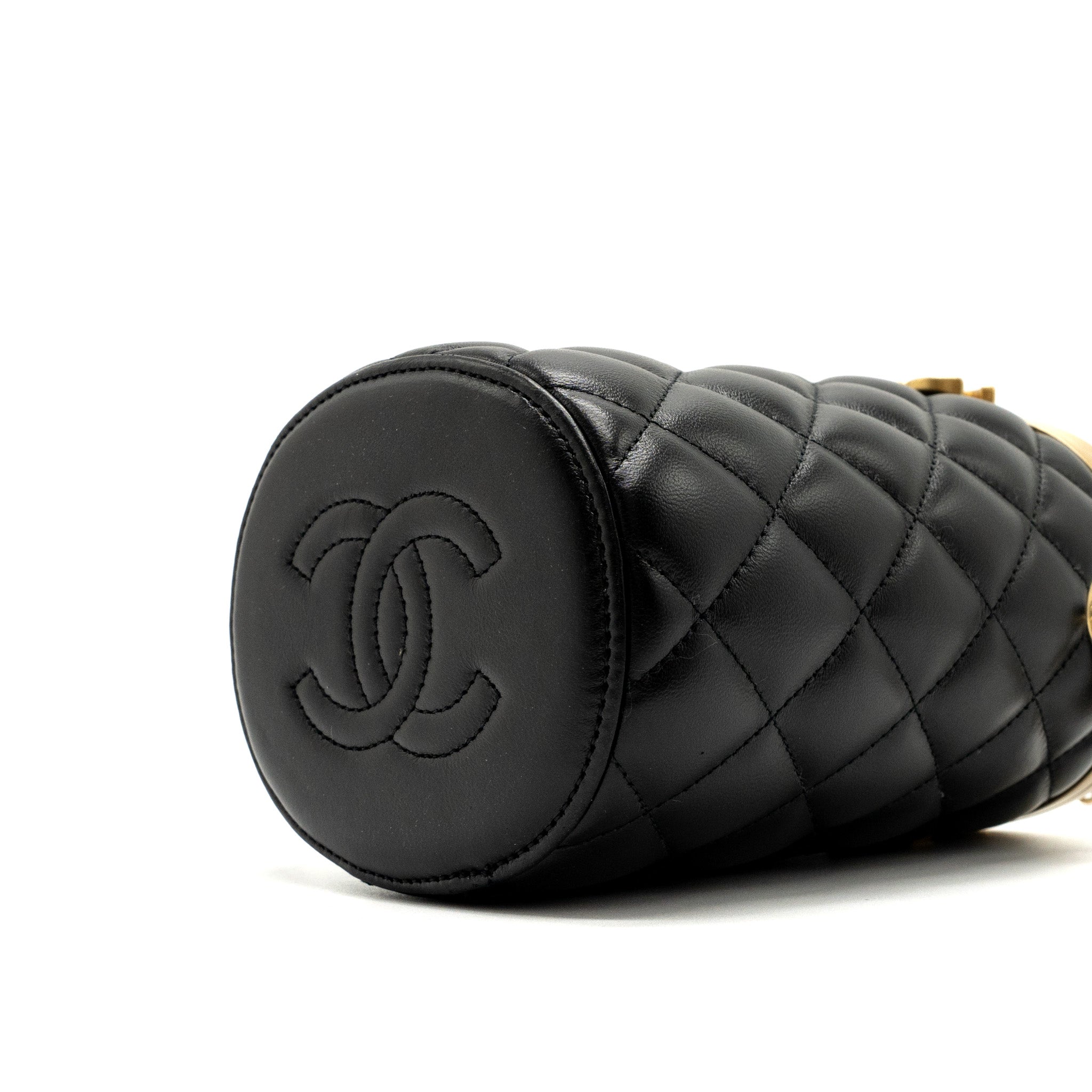 CHANEL 21A VANITY WITH CHAIN LAMBSKIN BLACK GHW (MICROCHIP)
