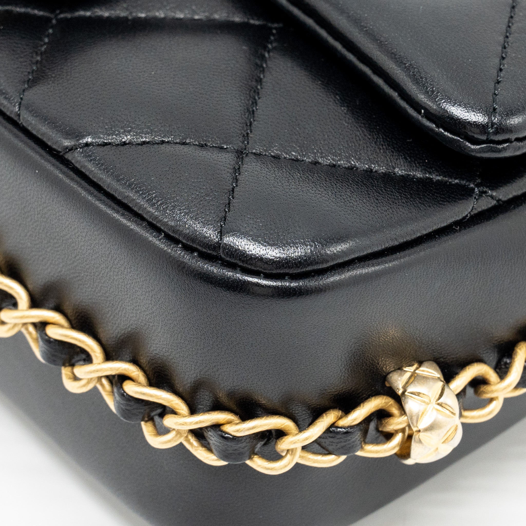 CHANEL QUILTED FLAP BAG WITH DETAILED LOGO AND CHAIN LAMBSKIN BLACK GHW (MICROCHIP)