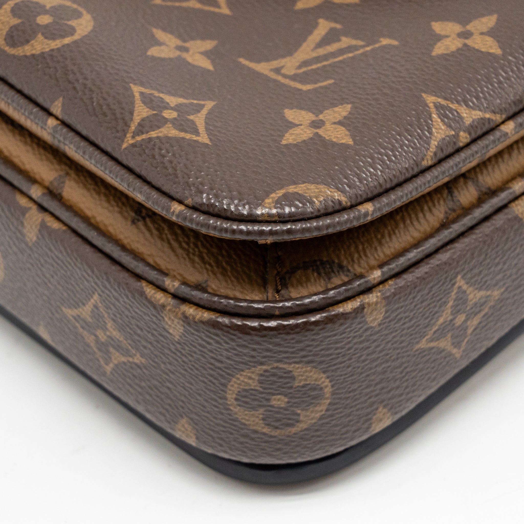 LOUIS VUITTON POCHETTE METIS MONOGRAM REVERSE CANVAS GHW