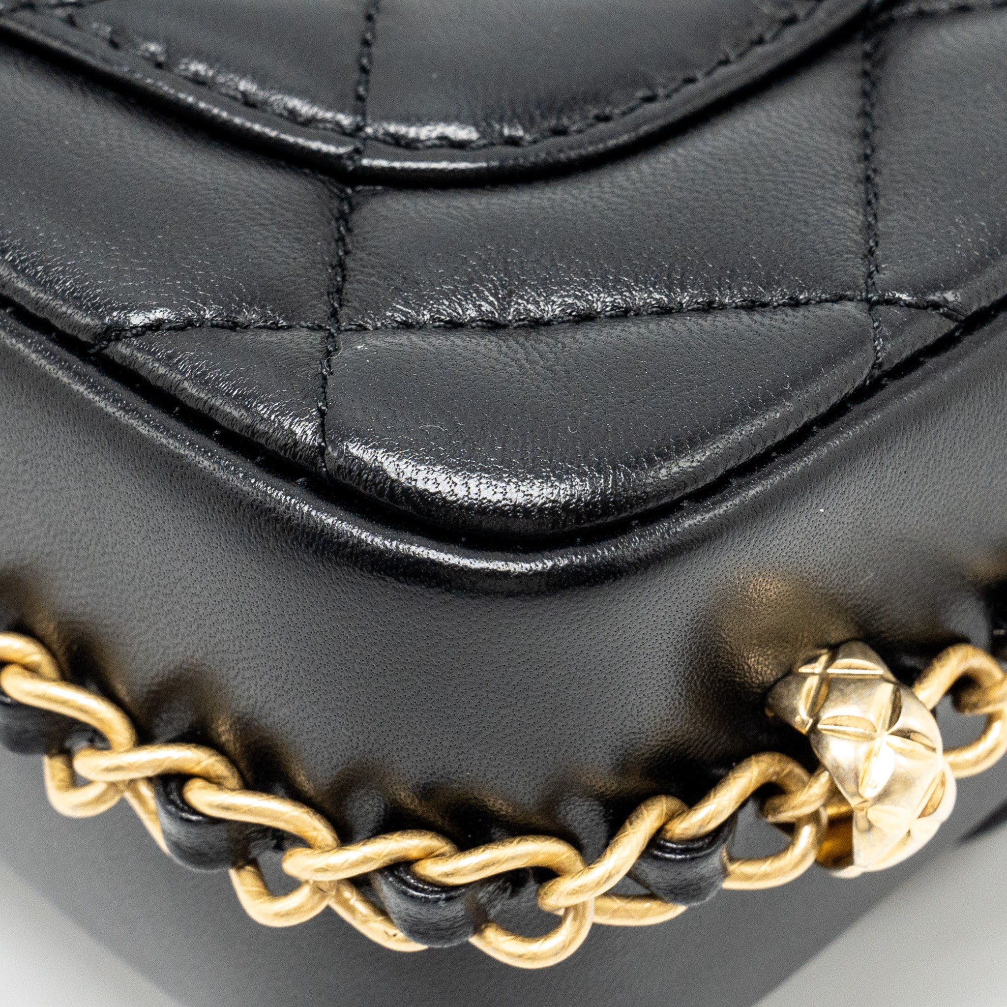 CHANEL QUILTED FLAP BAG WITH DETAILED LOGO AND CHAIN LAMBSKIN BLACK GHW (MICROCHIP)