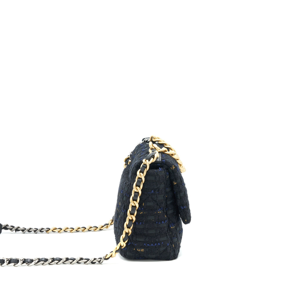 CHANEL TWEED SMALL 19 FLAP BAG