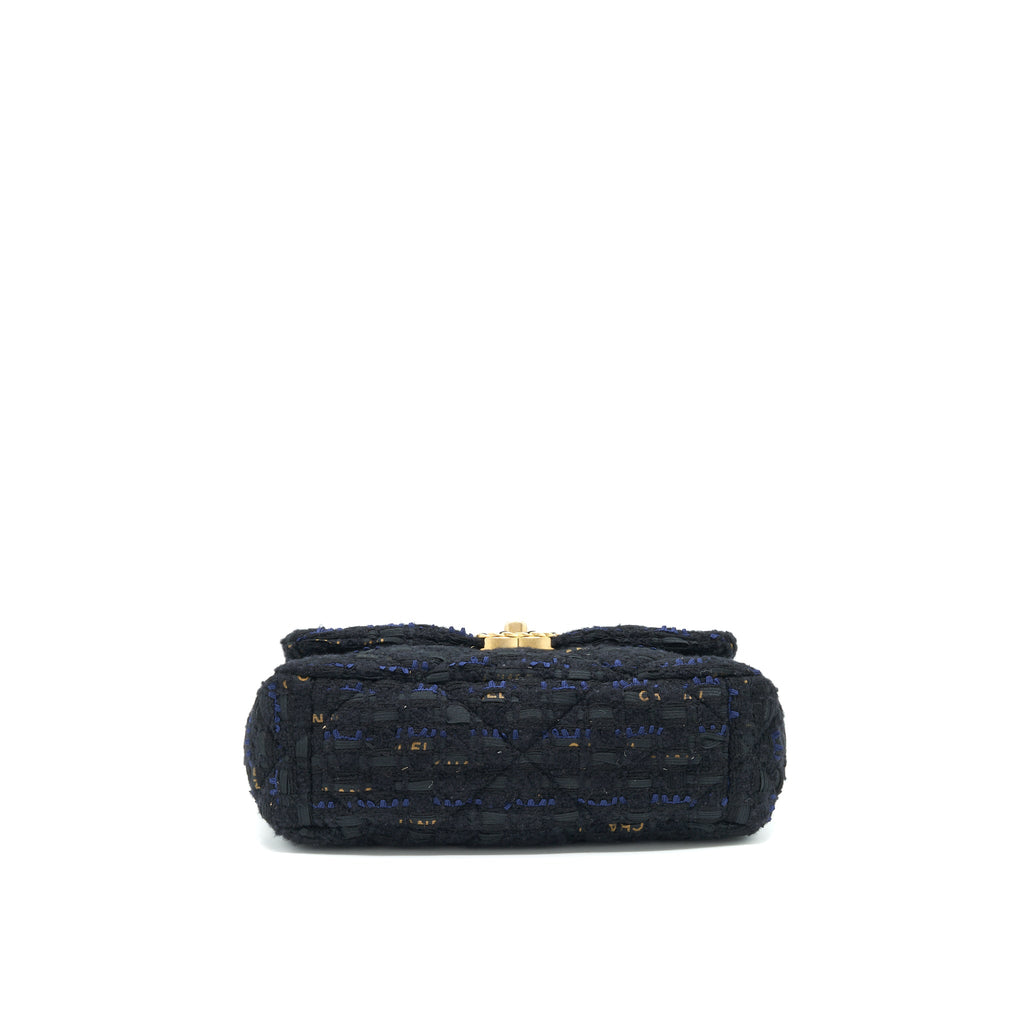 CHANEL TWEED SMALL 19 FLAP BAG